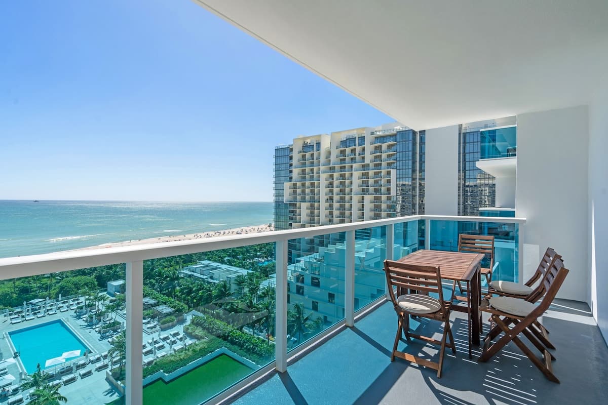 Villa Harmattan Alise Bayfront Miami Beach: Luxury 2-Bedroom Apartment with Hot Tub and Seaview, Miami Beach
