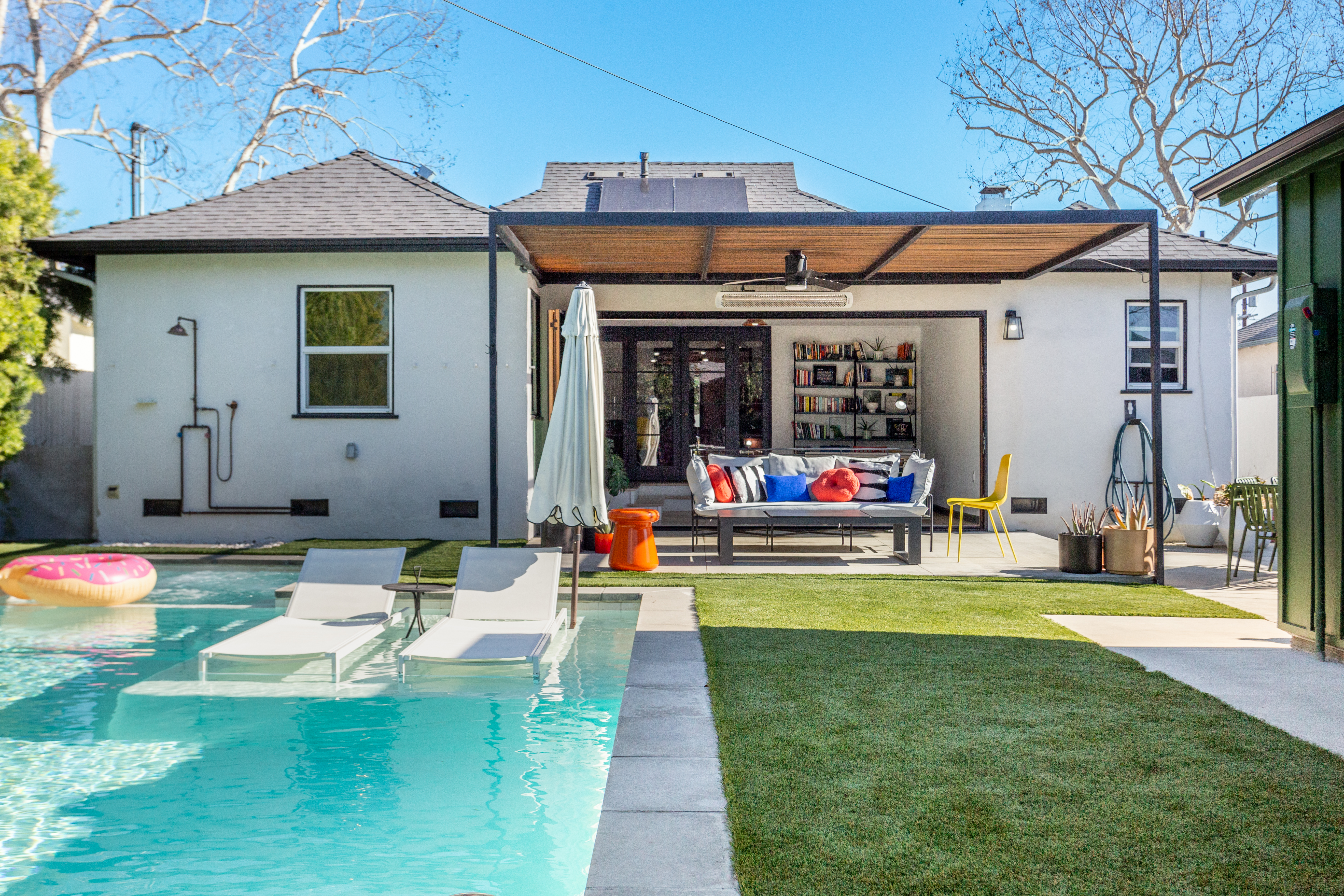 Villa Harmattan Angelino Jefferson Park: Luxury 3-Bedroom Apartment with Pool and Hot Tub, Jefferson Park Los Angeles