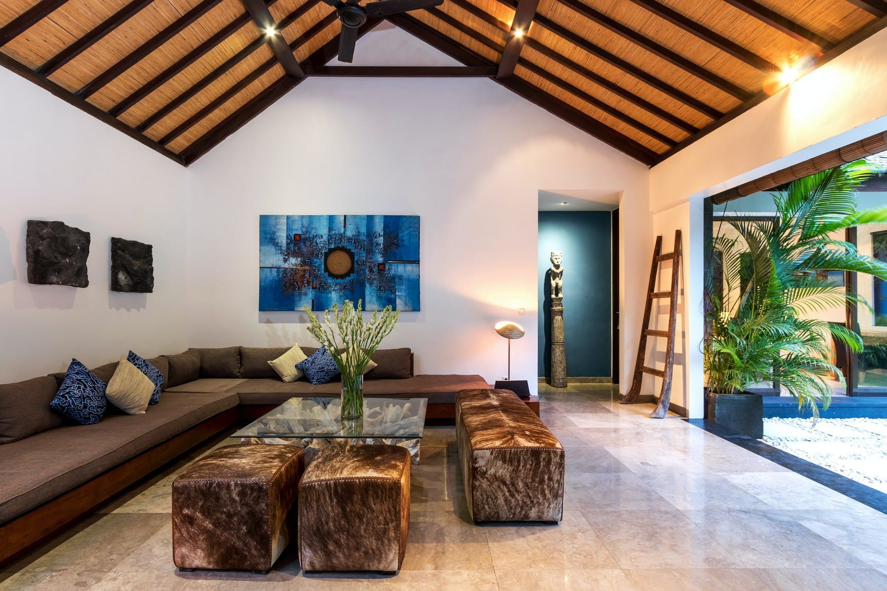 Villa Harmattan Berawa Kerobokan Bali: Luxury 4-Bedroom Apartment with Pool and Sea Views, Bali