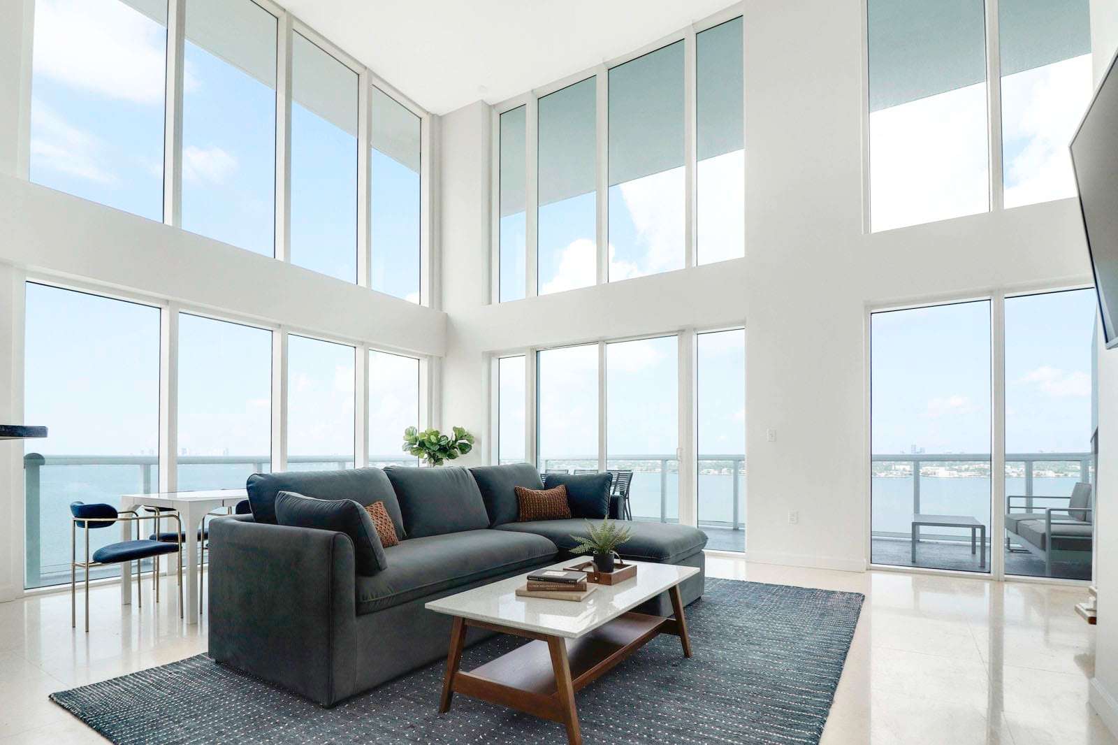 Villa Harmattan Biscayne Bay Miami: Luxury 3-Bedroom Apartment with Pool and Sea Views, Miami-Dade County