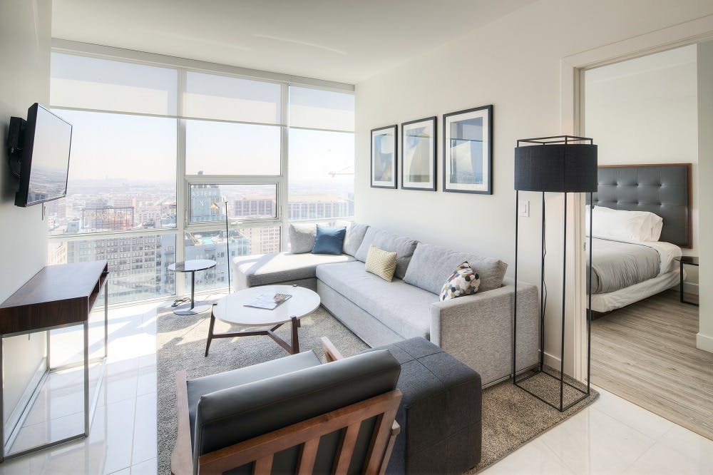 Villa Harmattan Bunker Downtown LA: Luxury 2-Bedroom Apartment with Hot Tub and Pool in Downtown LA