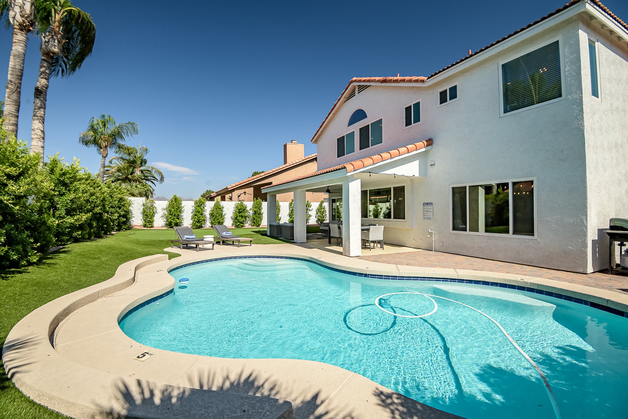 Villa Harmattan Chaparral Scottsdale: Luxury 5-Bedroom Villa with Private Pool and Parking, Scottsdale