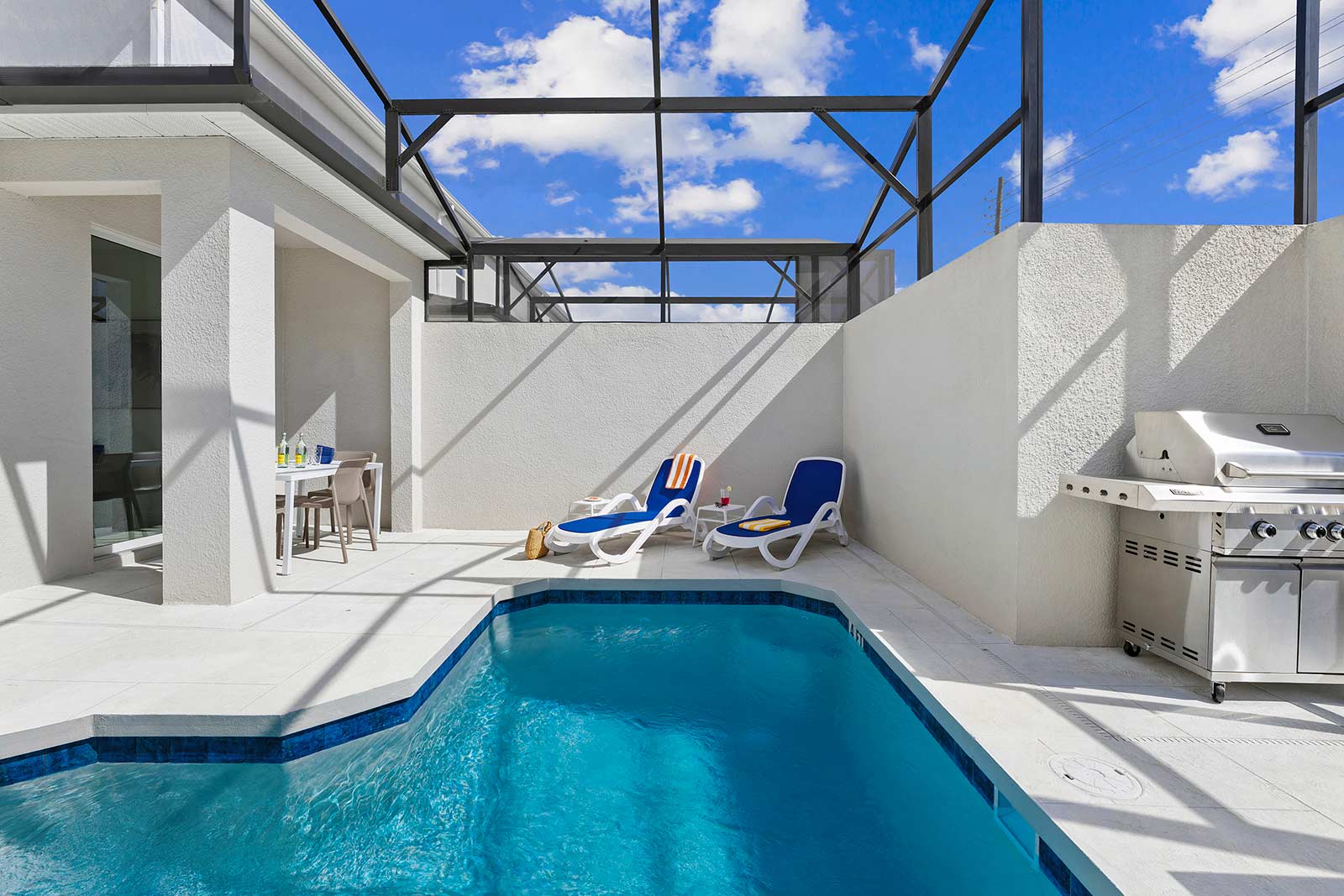 Villa Harmattan Claridad Orlando: Luxury 5-Bedroom Villa with Private Pool and Shuttle, Orange County Florida