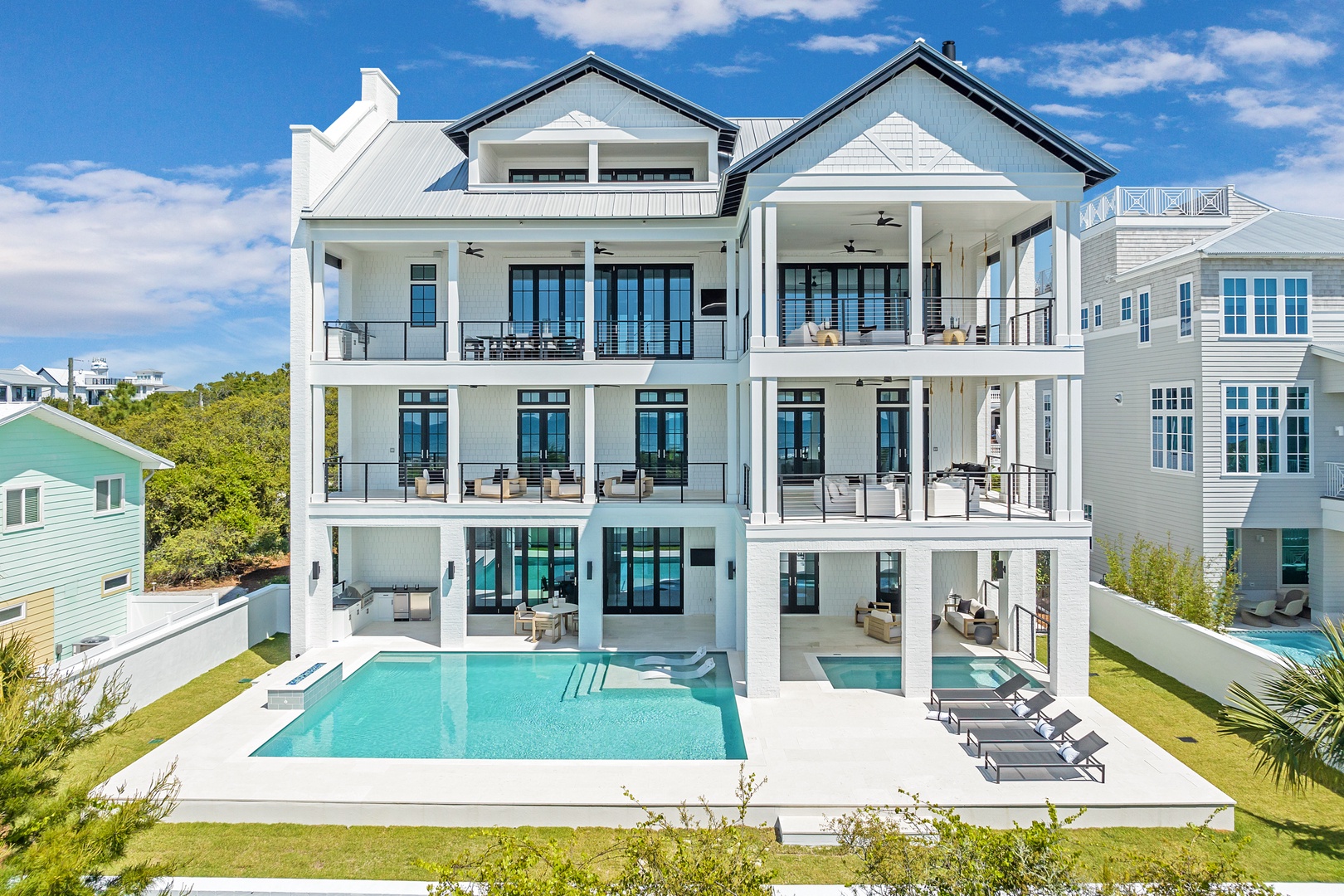 Villa Harmattan Cottages Blue Mountain: Luxury 9-Bedroom Villa with Private Pool and Seaview in Walton County Florida