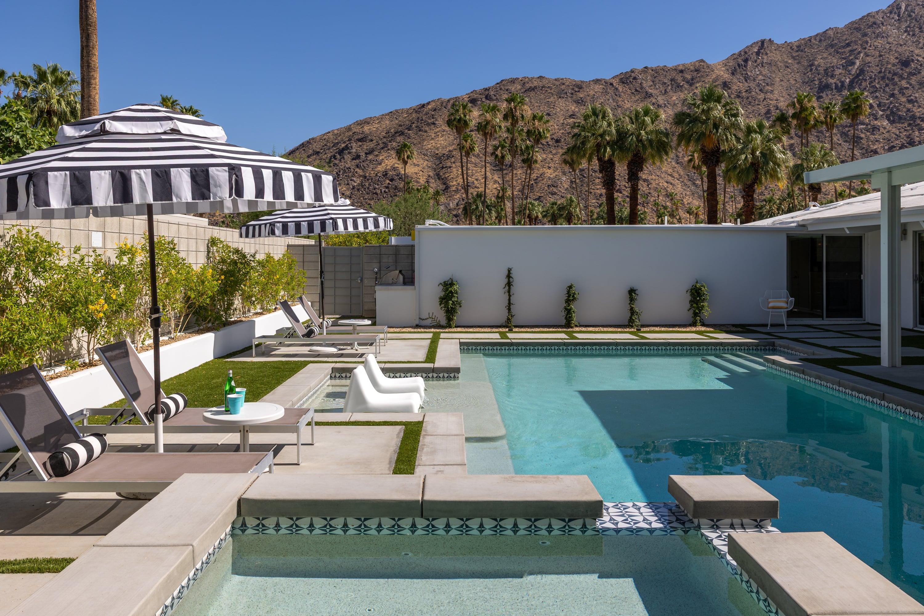 Villa Harmattan Deepwell Palm Springs: Luxury 3-Bedroom Villa with Hot Tub and Spa Near Palm Springs Golf Courses