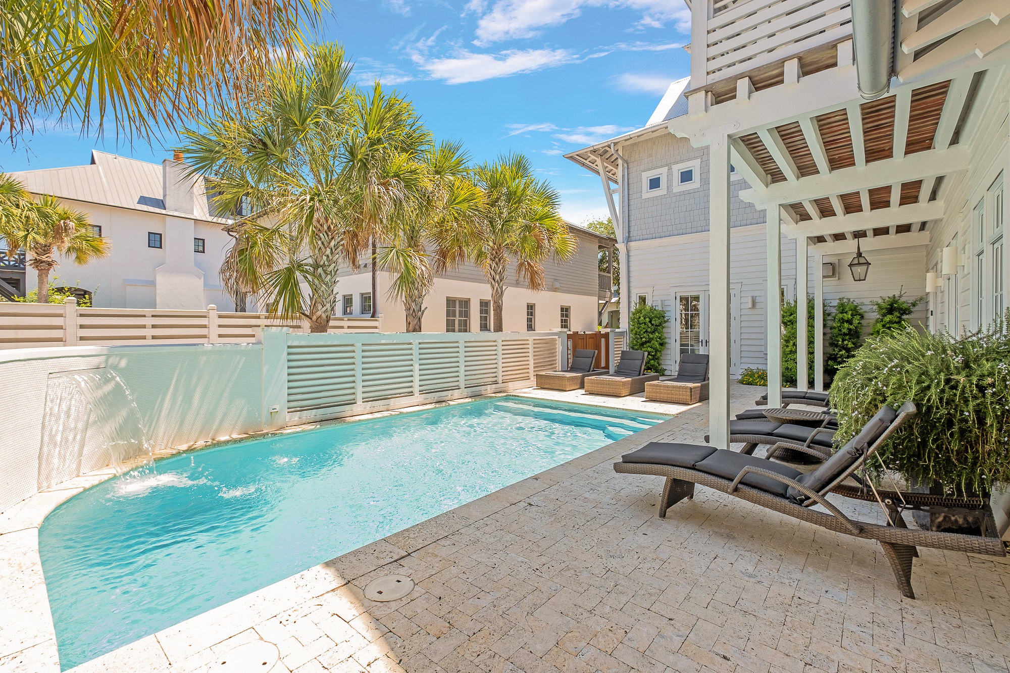 Villa Harmattan Esmeralda Alys Beach: Luxury 5-Bedroom Villa with Private Pool and Sea Views, Walton County