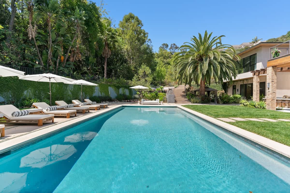 Villa Harmattan Franklin Benedict Canyon Los Angeles: Luxury 8-Bedroom Villa with Private Pool and Sauna, Beverly Crest