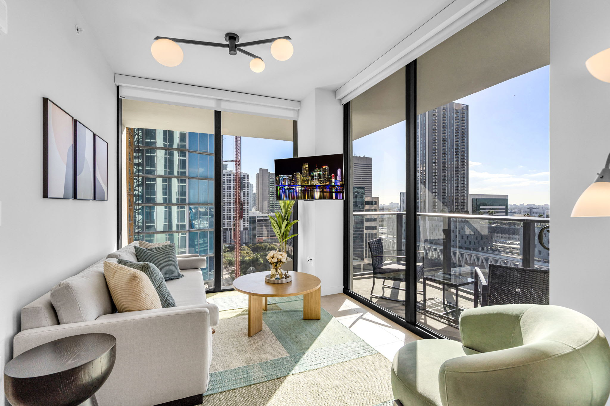 Villa Harmattan Incorpora Miami: Luxury 4-Bedroom Apartment with Rooftop Pool and Sea Views, Downtown Miami