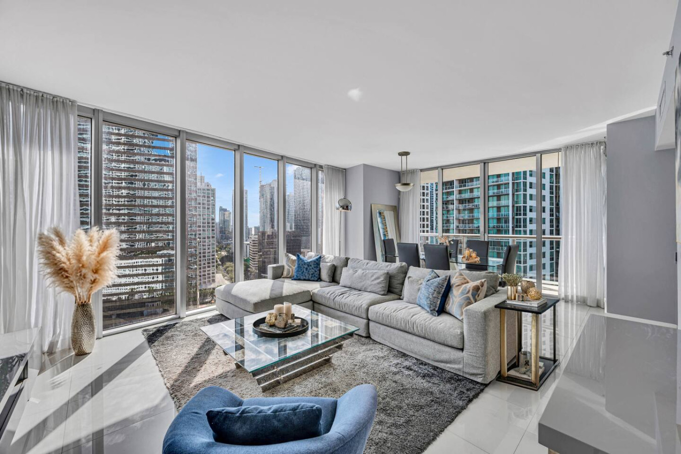 Villa Harmattan Mary Brickell: Luxury 2-Bedroom Apartment with Spa Amenities, Downtown Miami