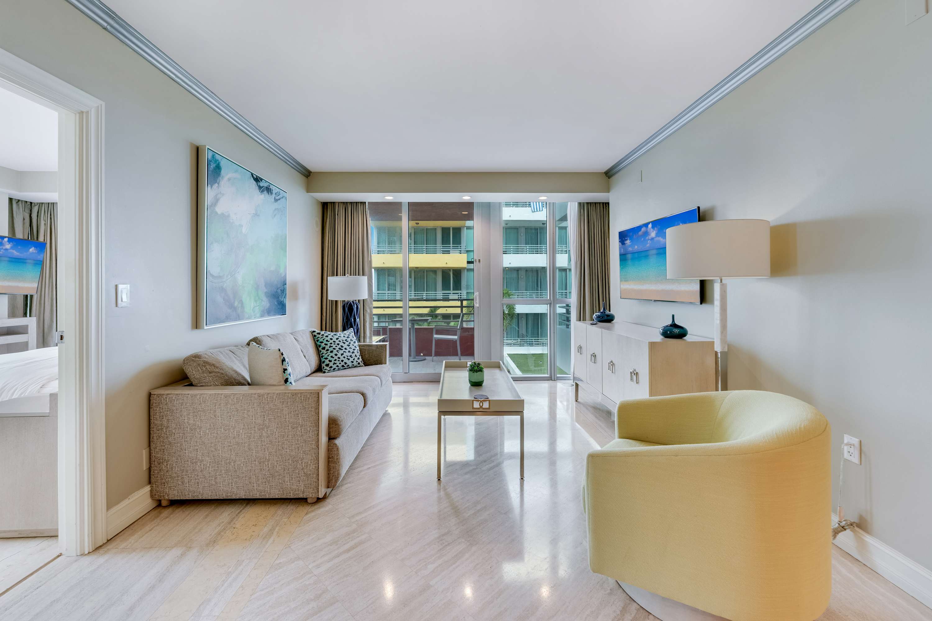 Villa Harmattan Normandy Normandy 1455729: Luxury 1-Bedroom Apartment with Hot Tub and Sea Views, Miami Beach