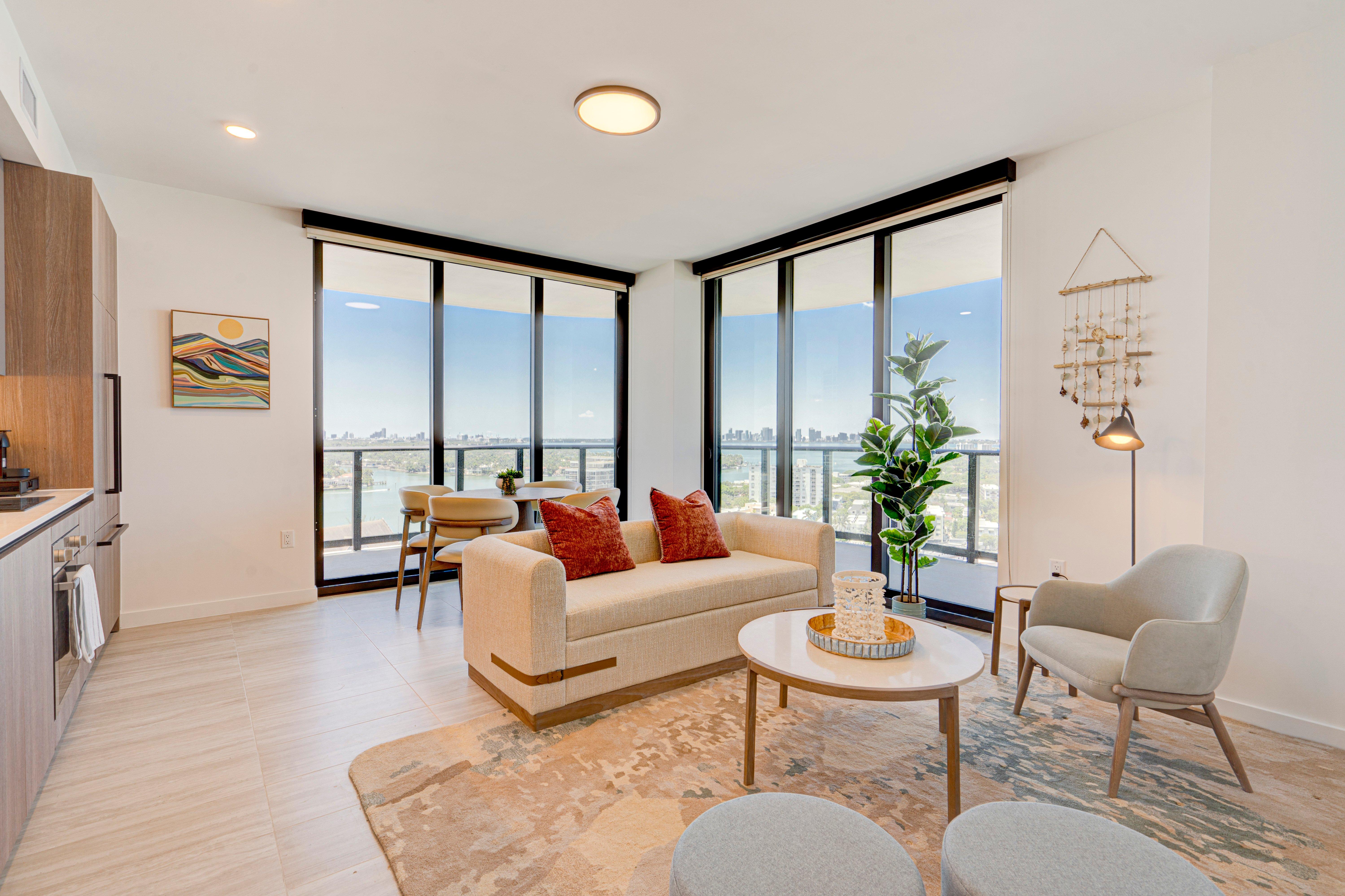 Villa Harmattan Normandy Northbeach Miami: Luxury 2-Bedroom Apartment with Sea Views and Pool, Miami Beach