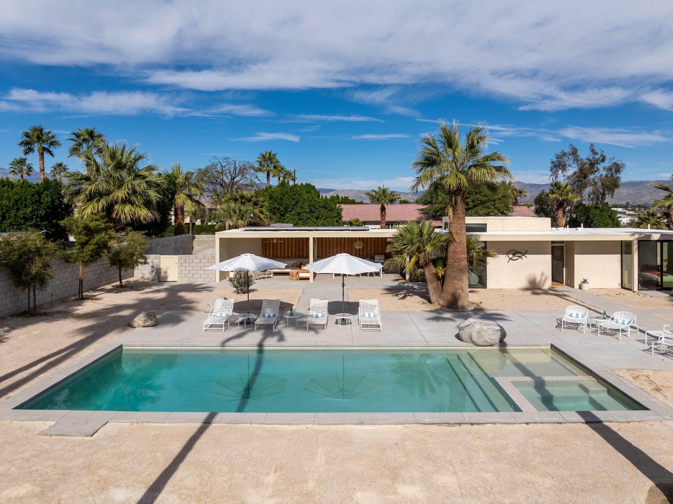 Villa Harmattan Tahquitz Palm Springs 1462889: Luxury 3-Bedroom Villa with Heated Pool and Hot Tub, Palm Springs