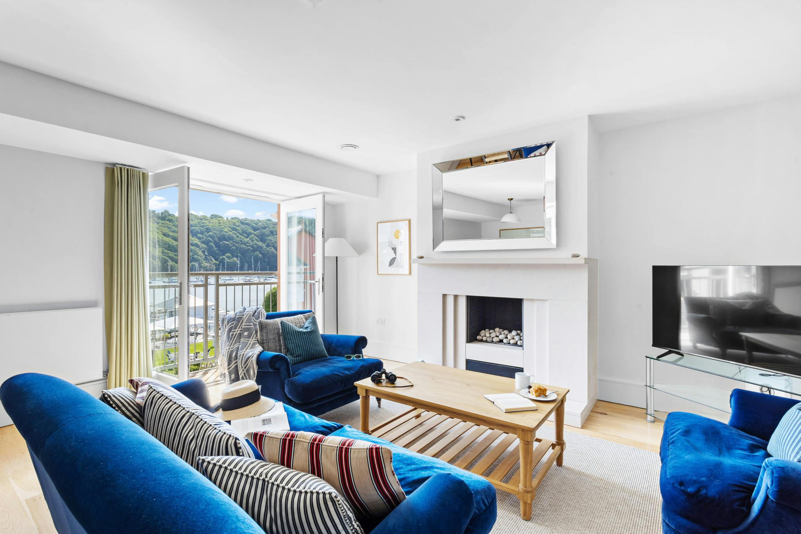 Villa Helm Cauldron Dartmouth: Luxury 2-Bedroom Apartment with Seaview and Spa in Dartmouth, Devon