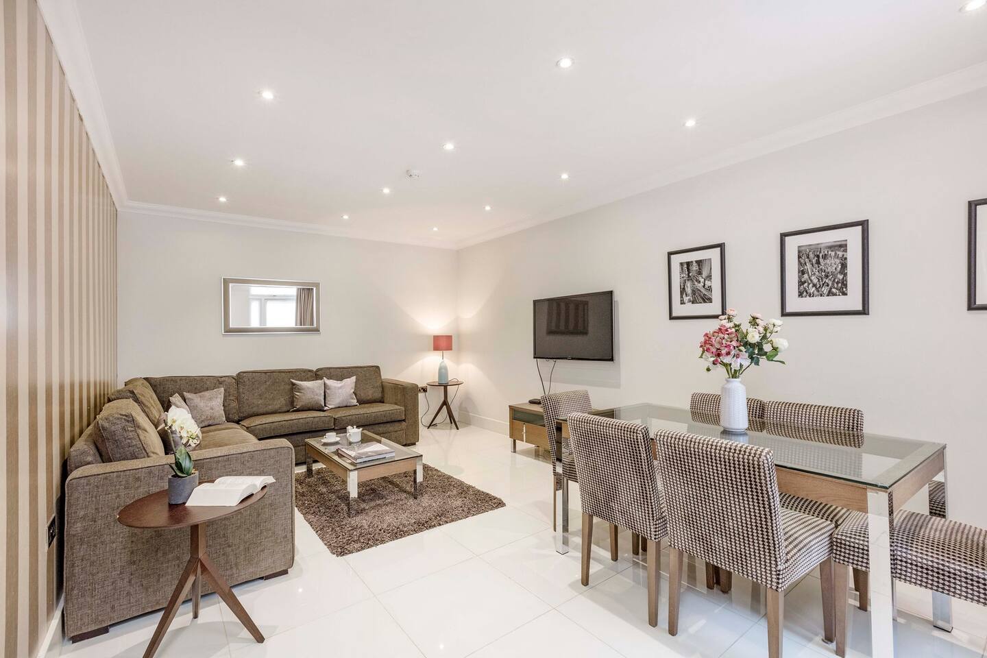 Villa Helm Caxton Kensington: Luxury 2-Bedroom Apartment with Air Conditioning in South Kensington, London