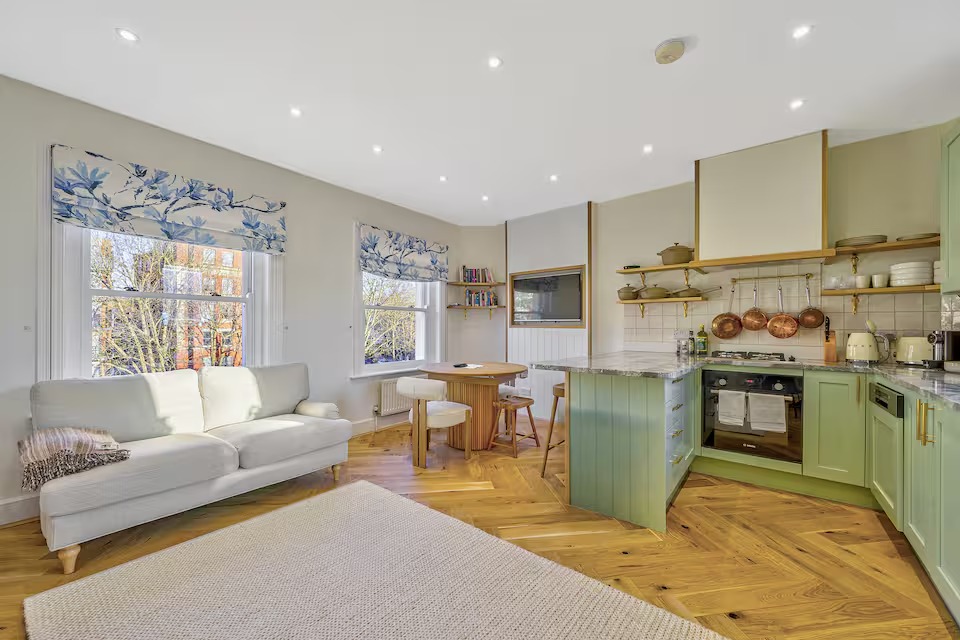 Villa Helm Frazer MaidaVale: Luxury 2-Bedroom Apartment with Rooftop Views, Family-Friendly in Maida Vale London