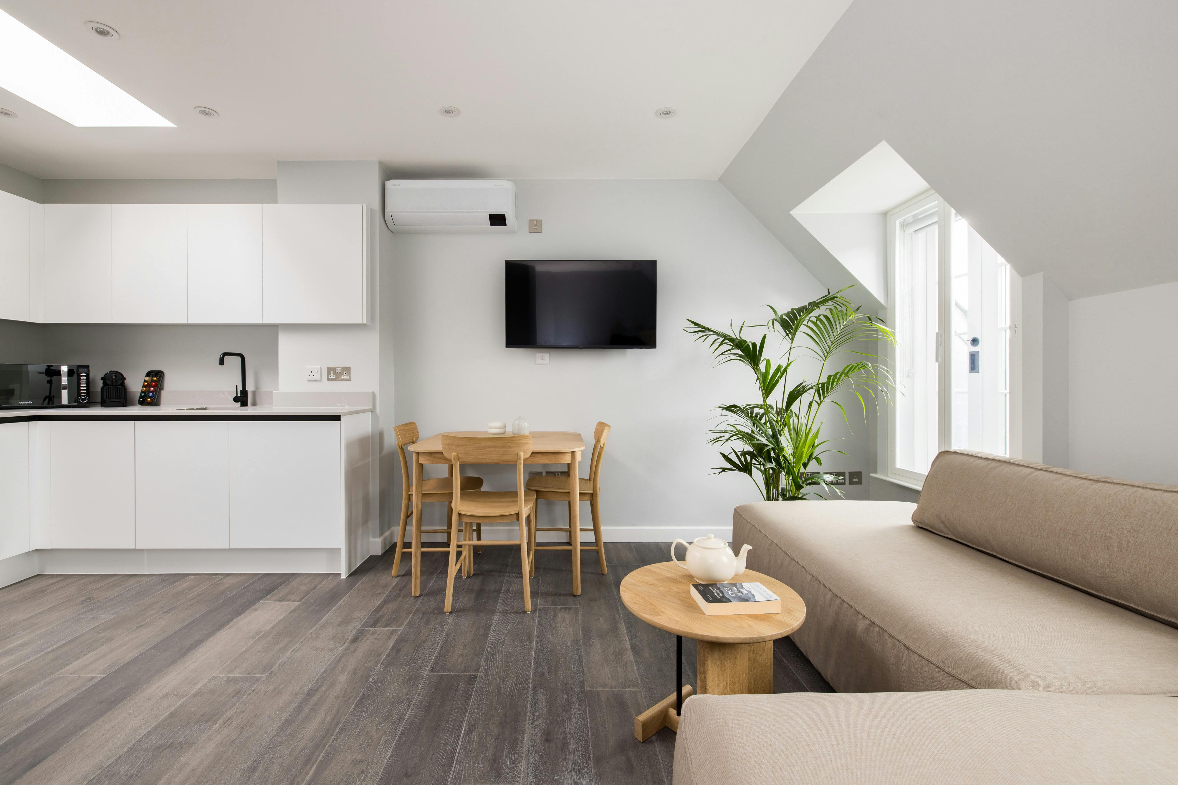 Villa Helm Frazer Soho London: Luxury 1-Bedroom Apartment with Air Conditioning in London’s West End