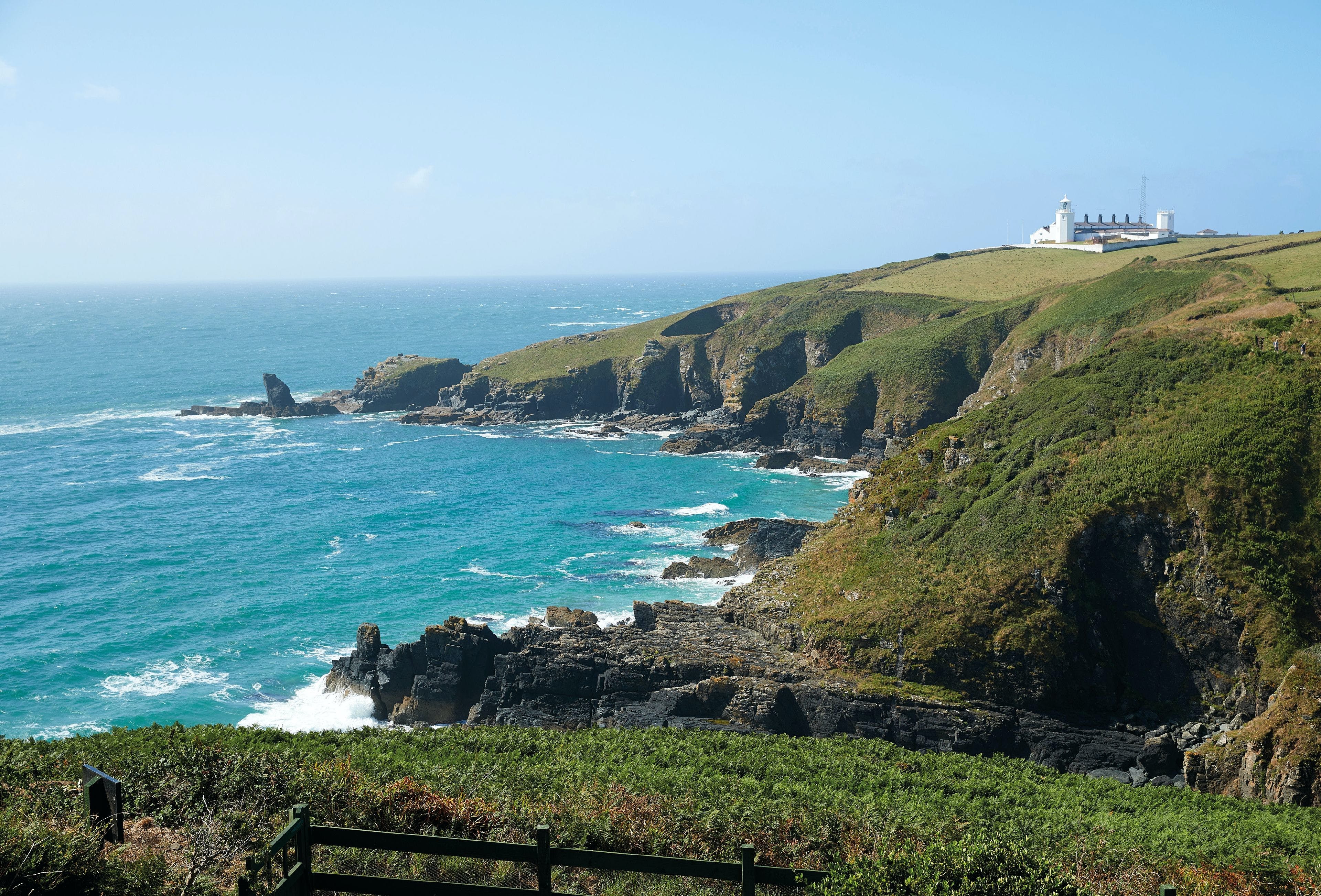 Villa Helm Goonhilly The Lizard: Luxury 4-Bedroom Apartment with Sea Views and Private Parking, The Lizard Peninsula