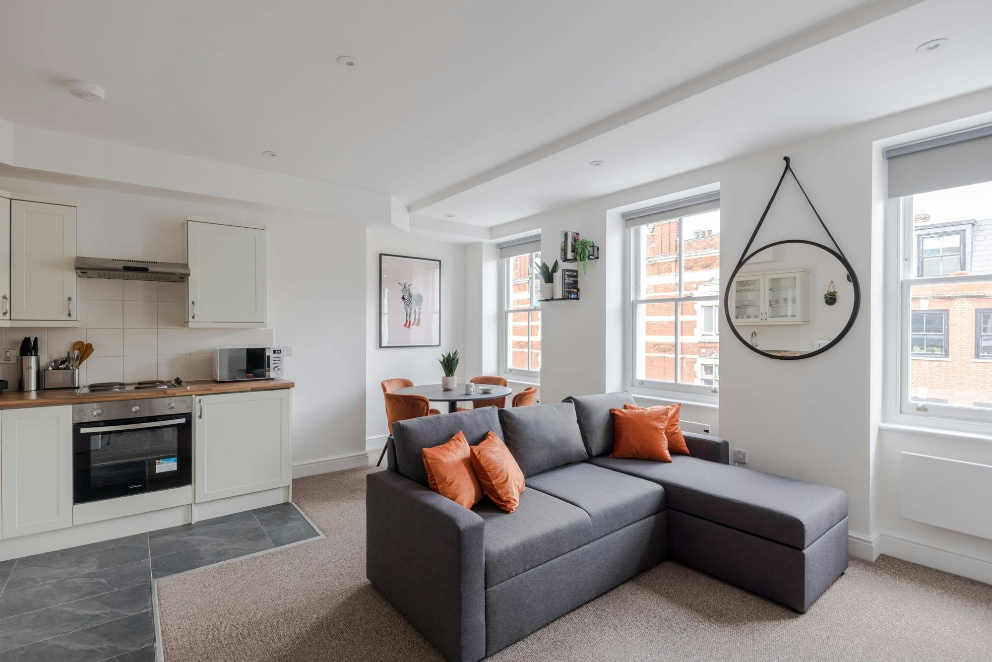 Villa Helm Grafton Fitzrovia: Luxury 1-Bedroom Apartment with Family-Friendly Features in Fitzrovia, London