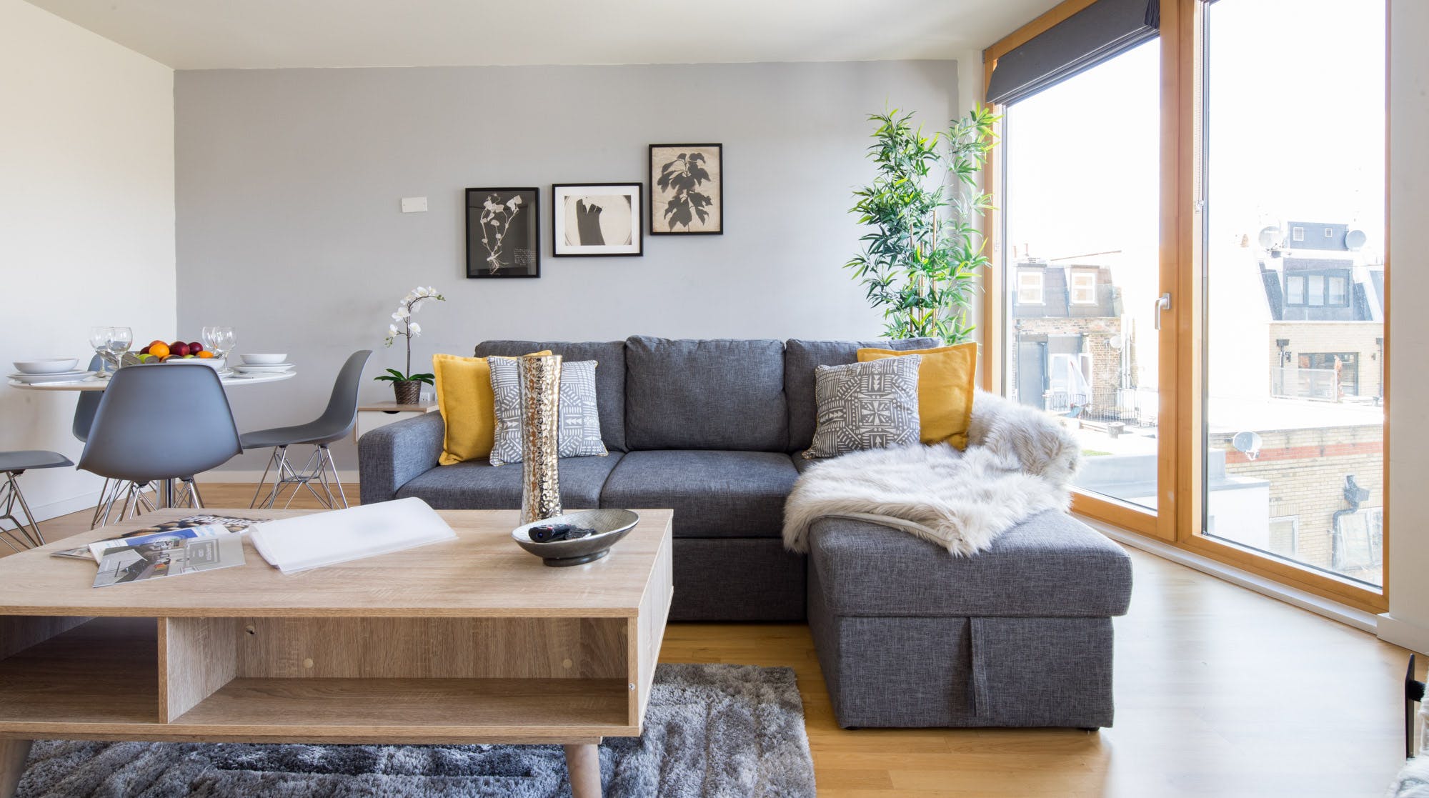 Villa Helm Hawley Camden: Luxury 1-Bedroom Apartment with Spa Sauna and Air-Con, Camden Town London