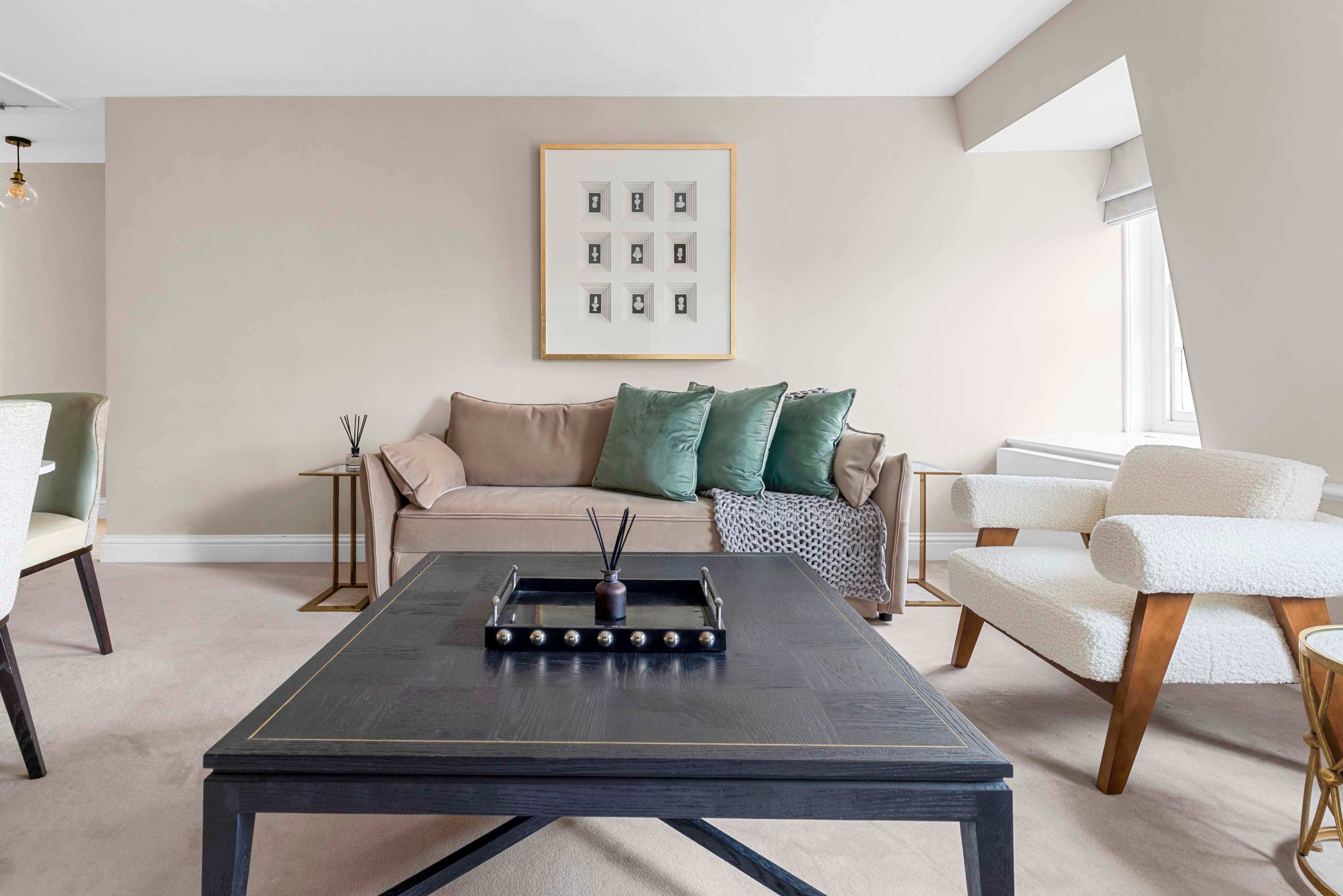 Villa Helm Hawthorn Cadogan: Luxury 2-Bedroom Apartment with Private Parking, Knightsbridge London