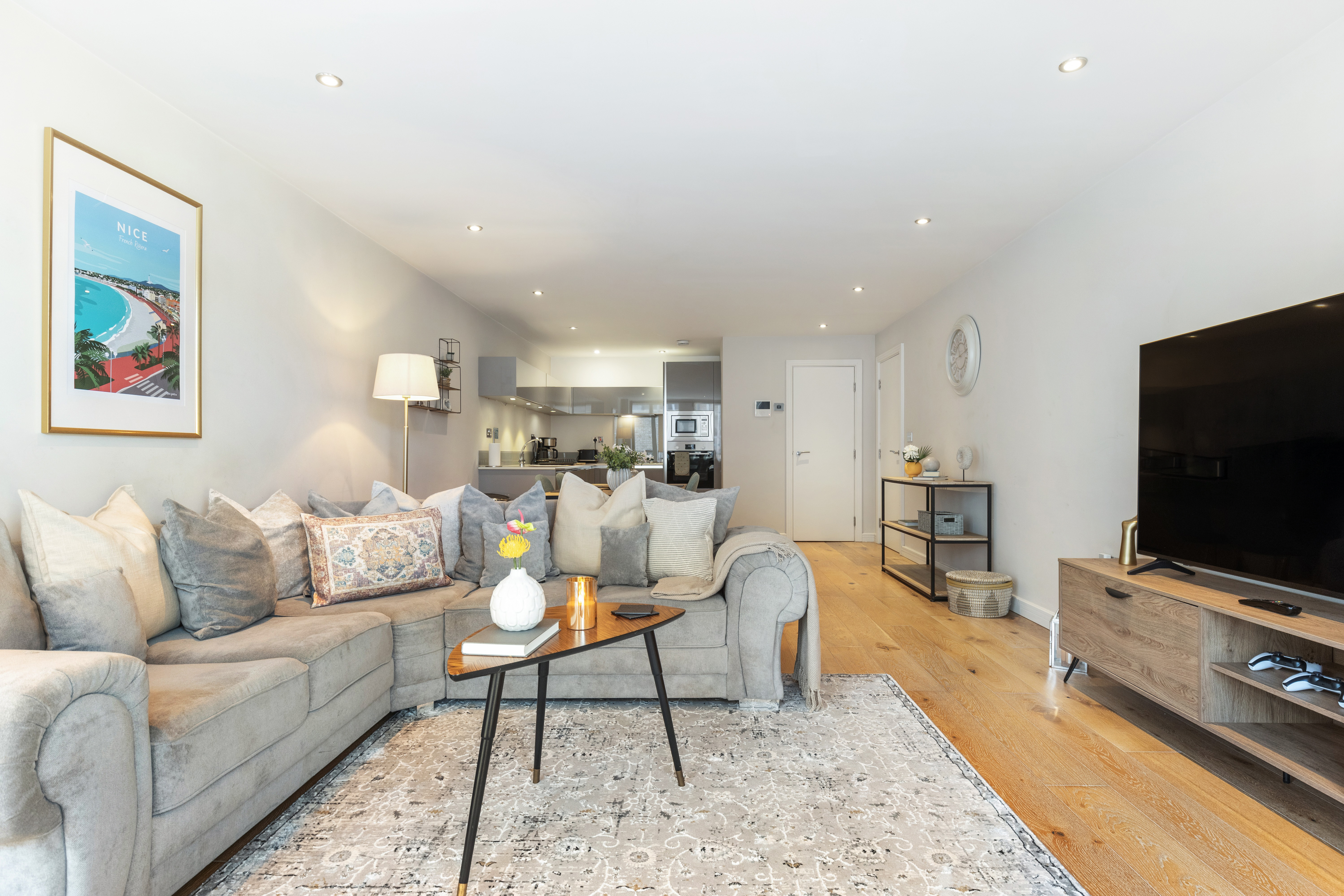 Villa Helm Hawthorn Clapham: Luxury 2-Bedroom Apartment with Spa and Air-Con, Clapham London