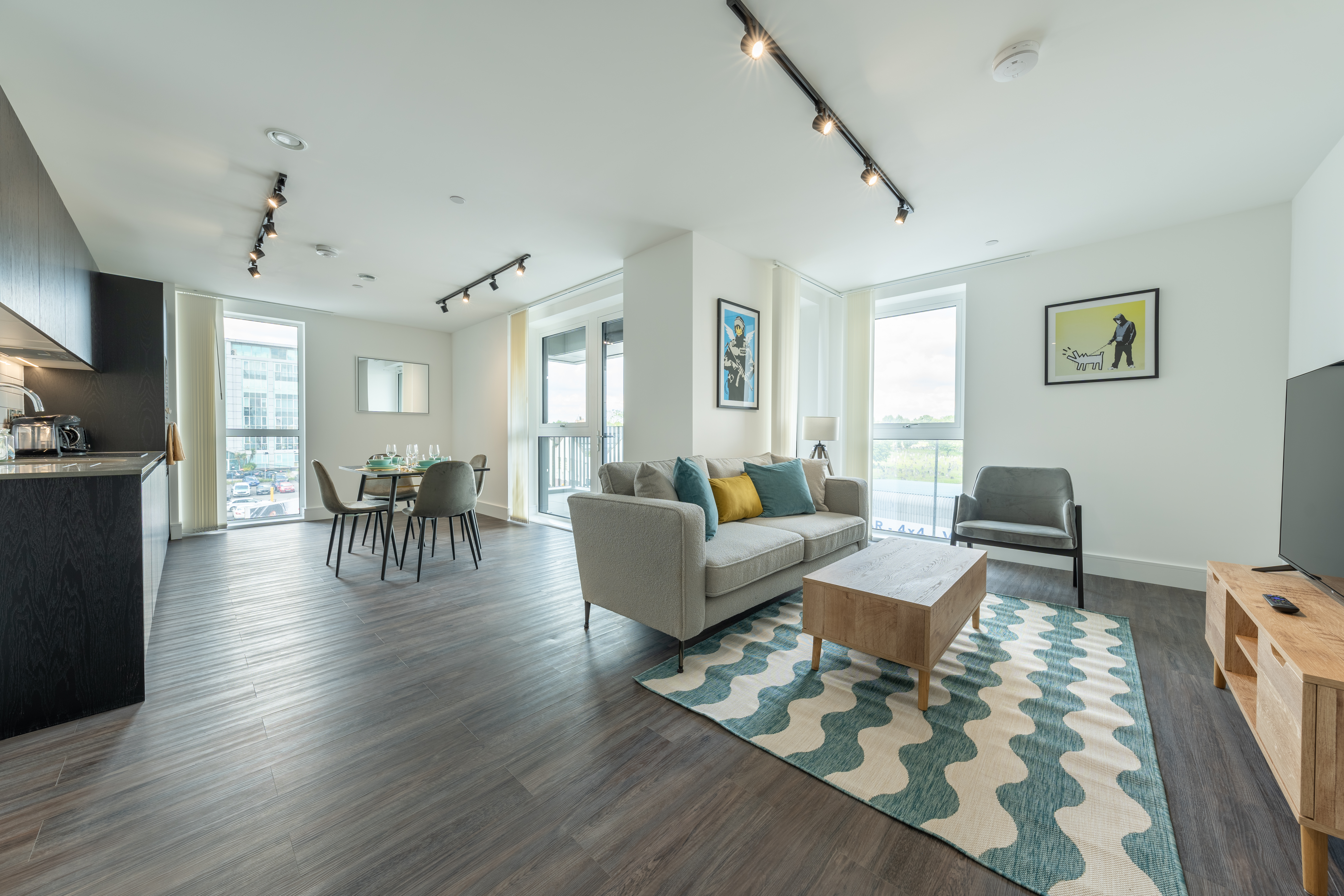 Villa Helm Kensal Grange London: Luxury 2-Bedroom Apartment with Concierge and Balcony, Kensal Green London