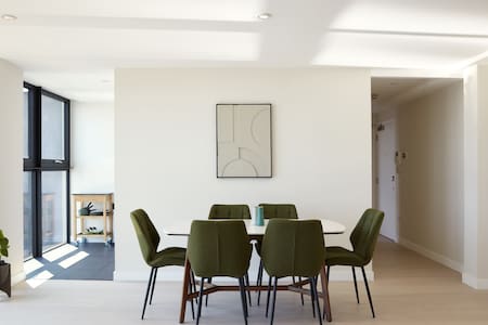 Villa Helm Lambeth Waterloo London: Luxury 1-Bedroom Apartment with City Views, Family Friendly, South Bank London