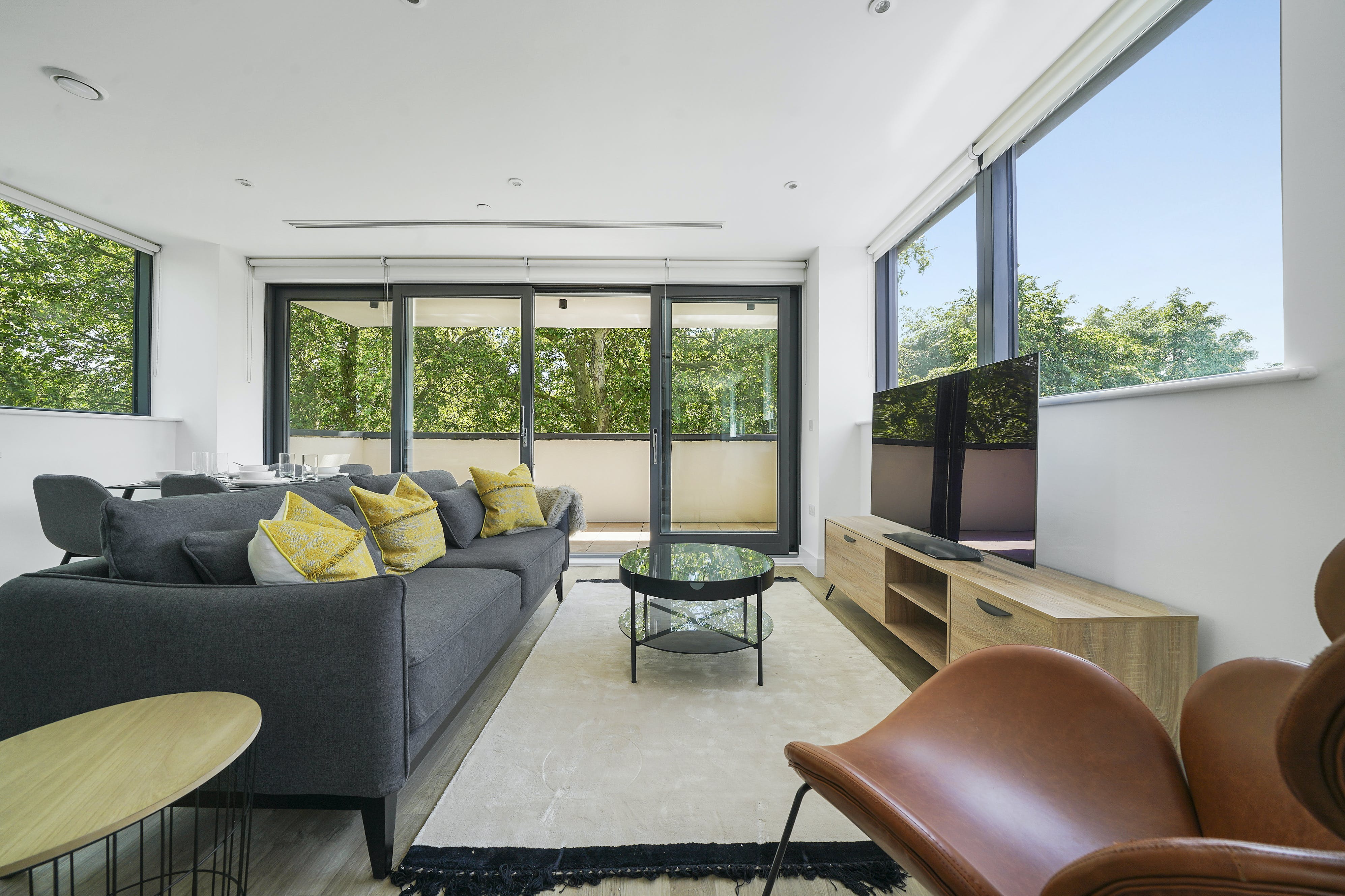 Villa Helm Rowan Canada Water: Luxury 2-Bedroom Apartment with Spa Sauna and Air-Con, Canada Water London
