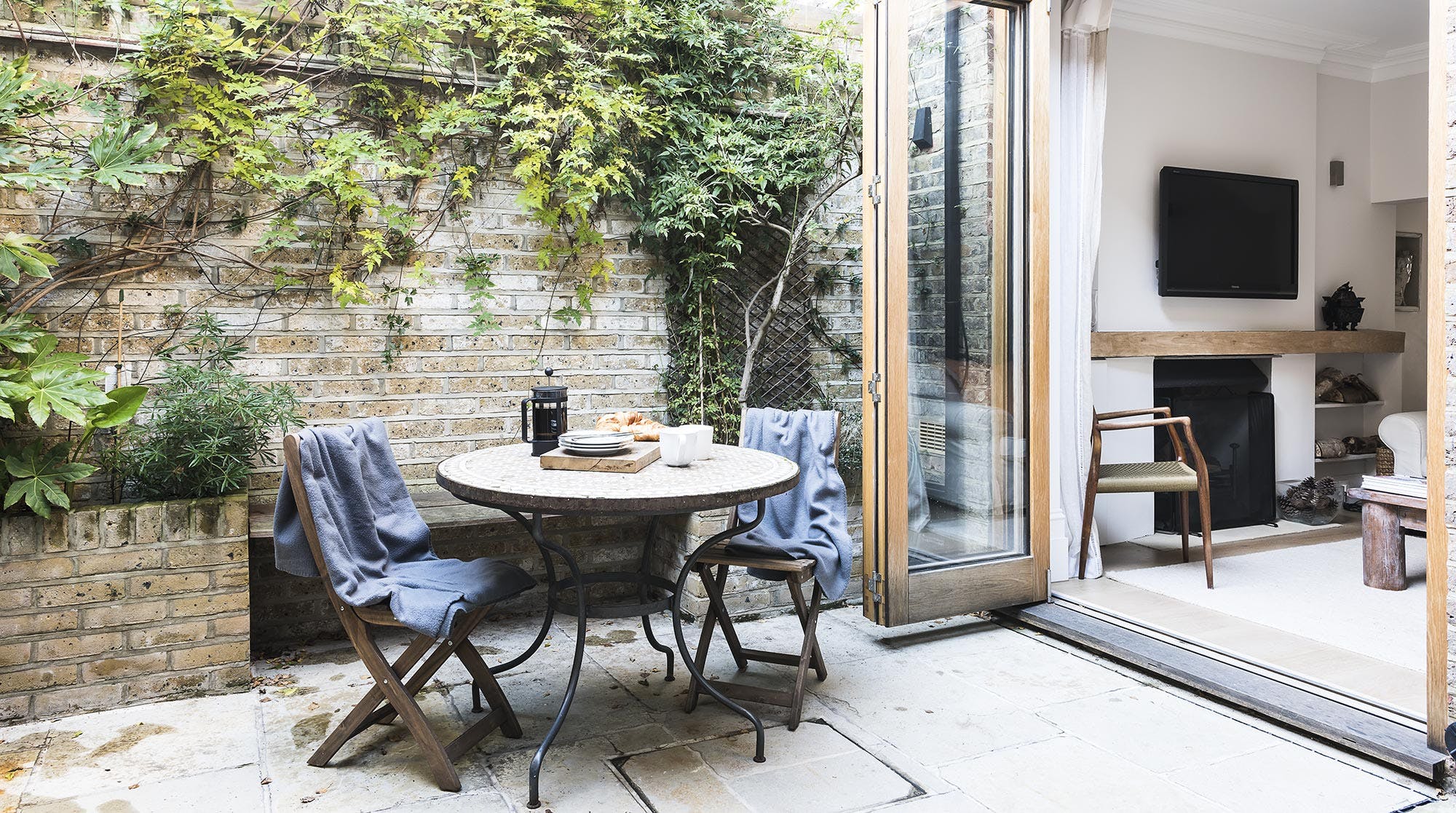 Villa Helm Rowan Chelsea 5: Luxury 1-Bedroom Apartment with Spa and Fireplace, Chelsea Harbour