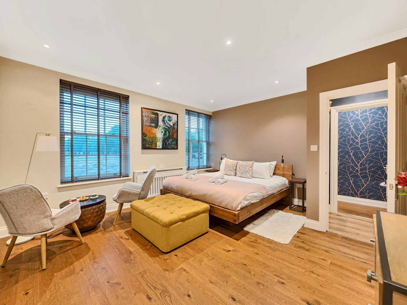 Villa Helm Rowan Hampton: Luxury 2-Bedroom Apartment with Park Views and Family-Friendly Setting, Hampton