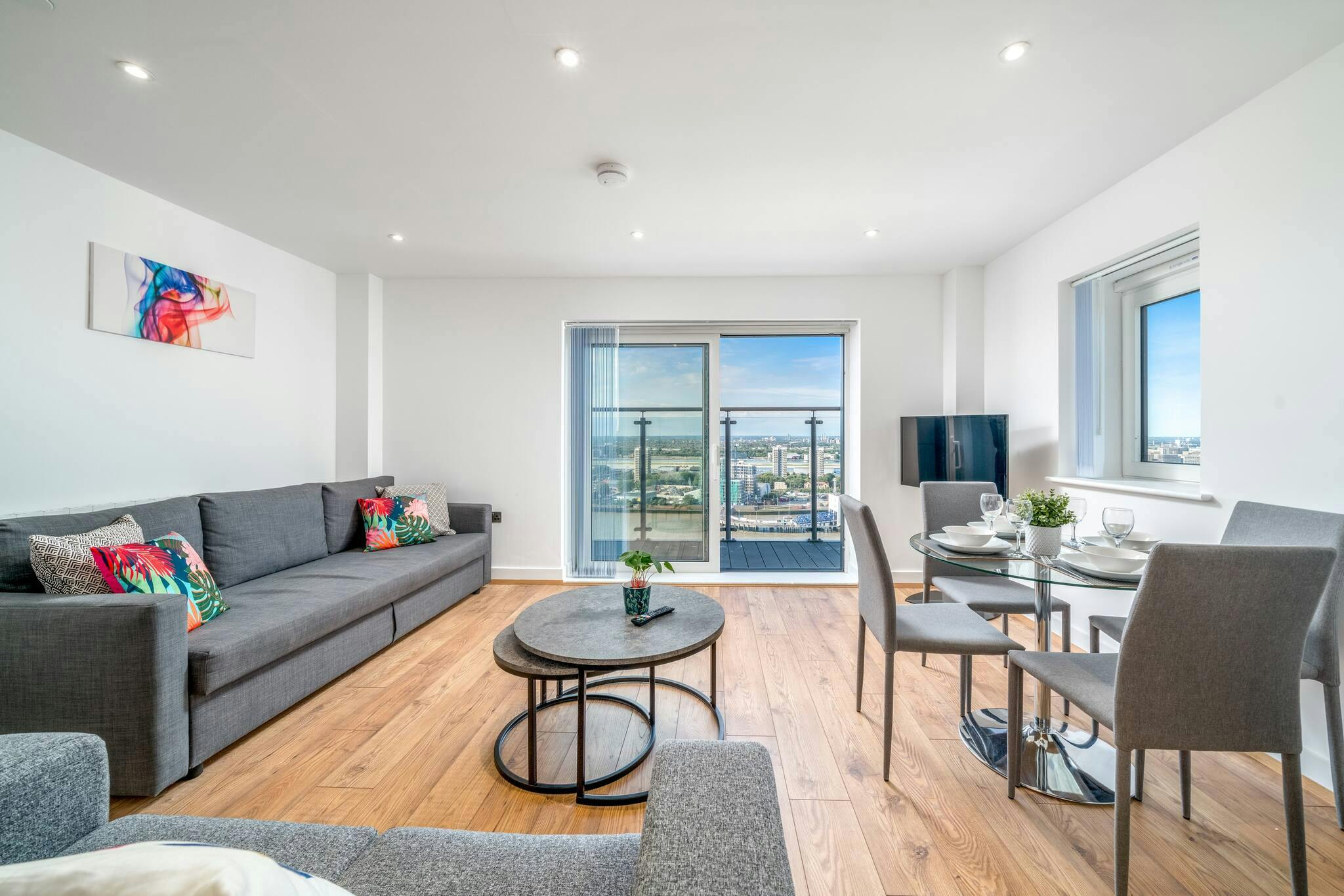 Villa Helm Rowan Woolwich: Luxury 2-Bedroom Apartment with Spa and River Views, Woolwich London