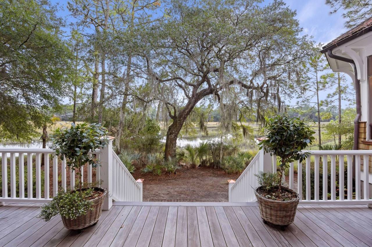 Villa Helm Seabrook Johns Island: Luxury 5-Bedroom Villa with Sea Views and Tennis Court, Johns Island