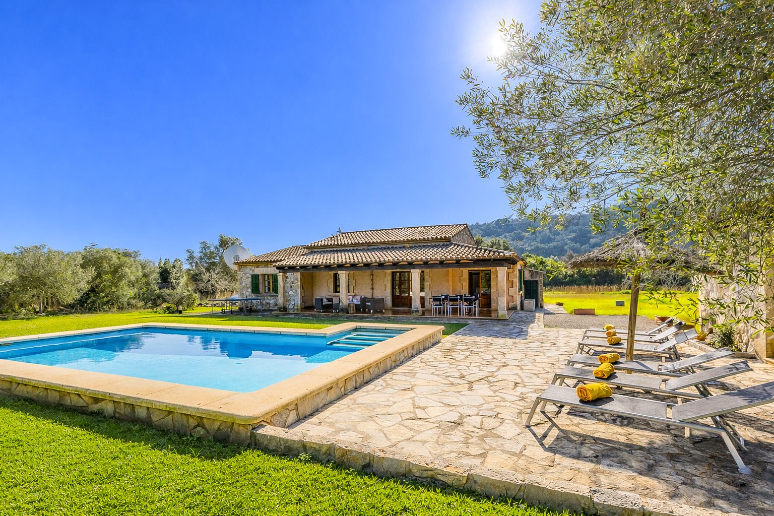 Villa Higuera Calvari Pollensa: 5-Bedroom Mountain View Villa with Spa in Rural Pollensa, Ma