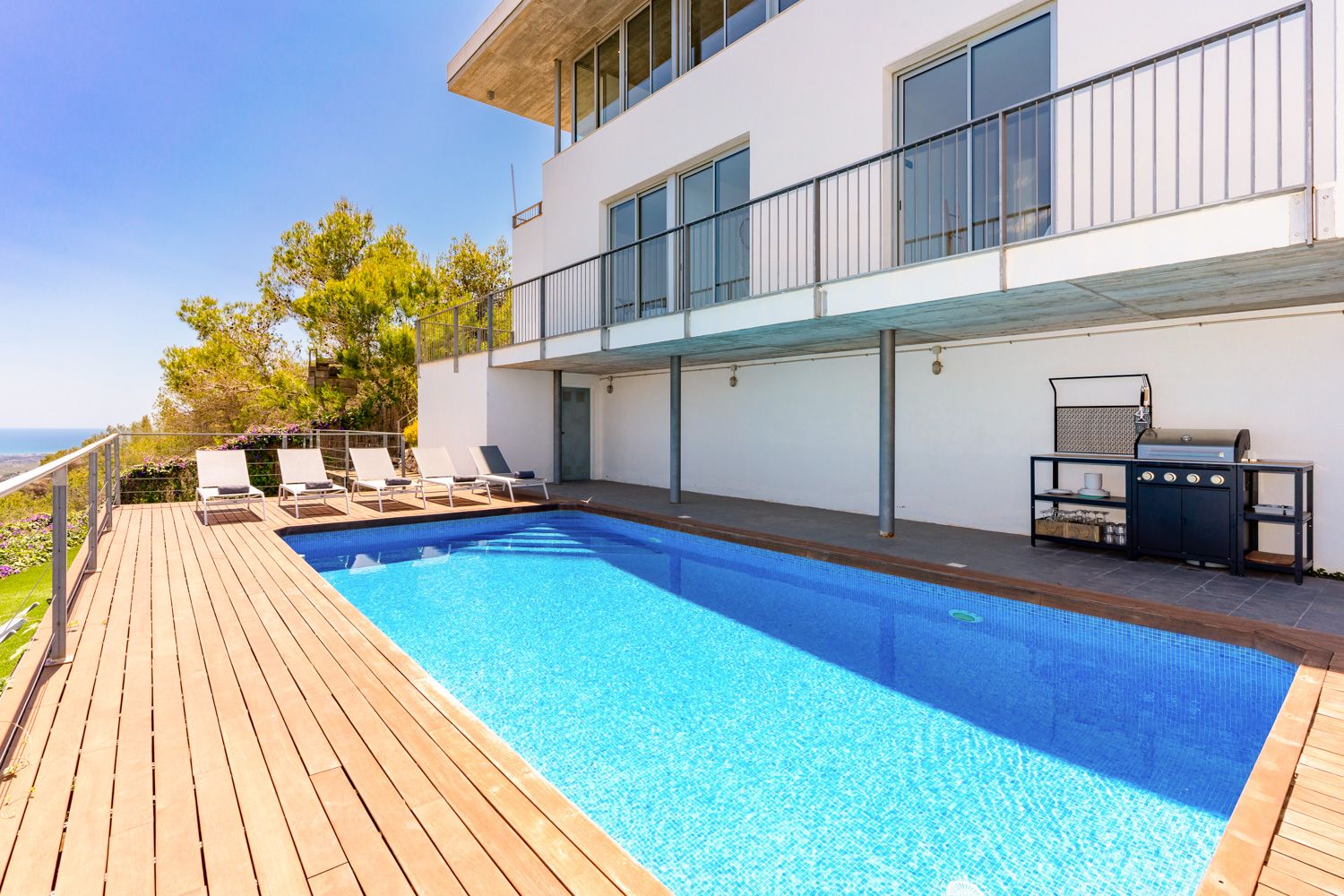 Villa Horizonte Garraf Sitges: 4-Bedroom Villa with Private Pool, Panoramic Views & Spa in
