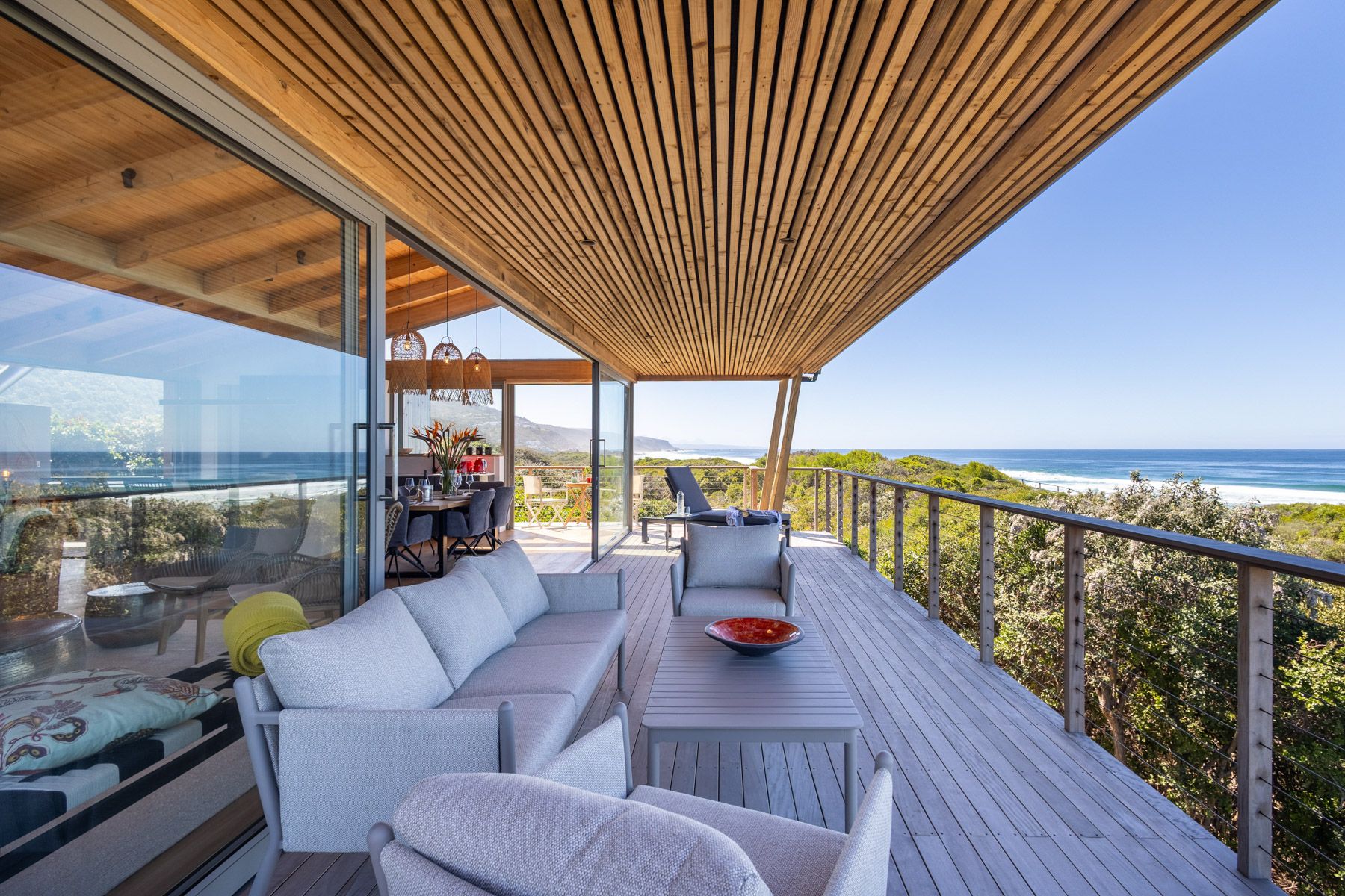 Villa Ilanga Dineo Johannesburg: 3-Bedroom Beachfront Villa with Ocean Views in Plettenberg B