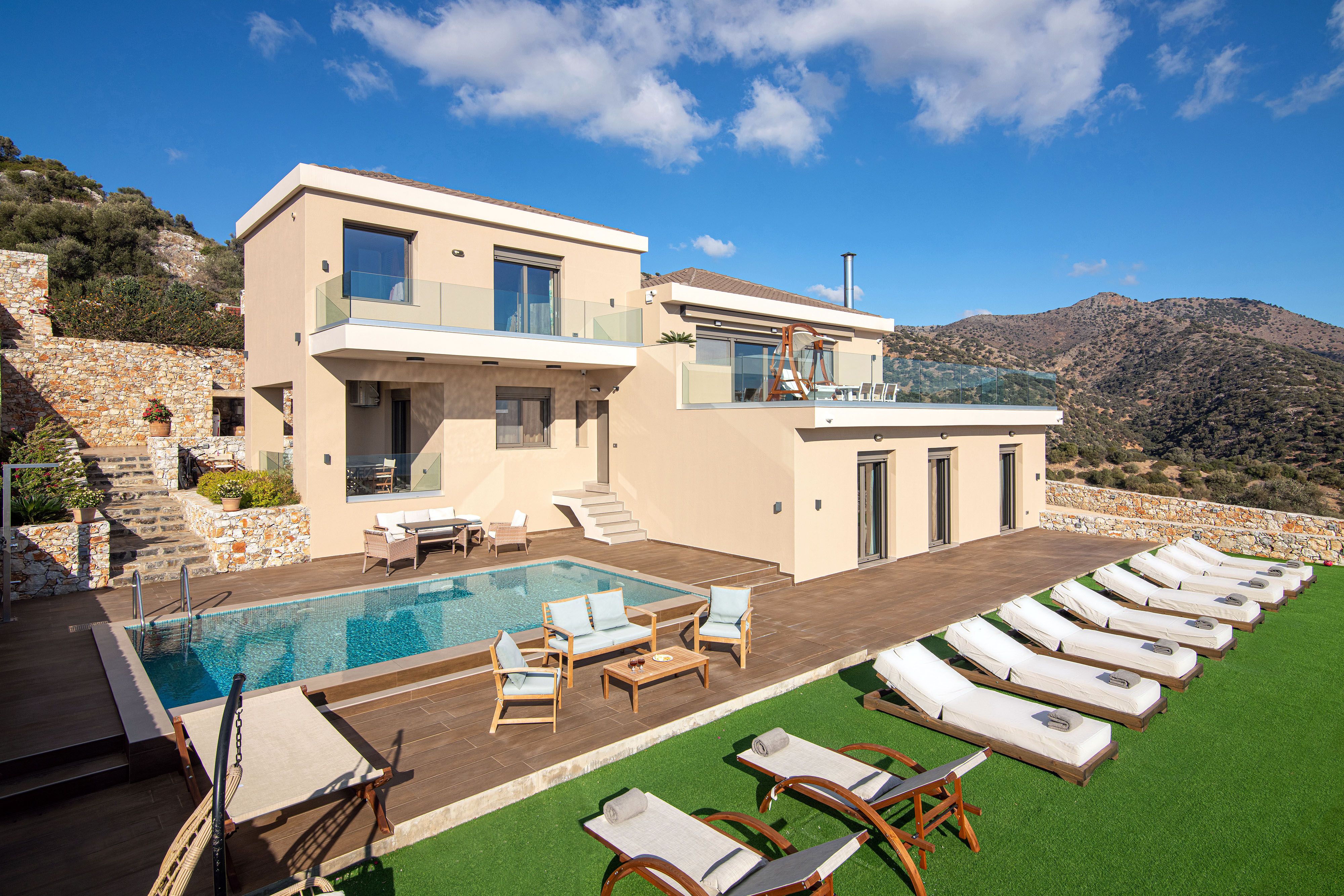 Villa Kaikias Palaiokastro Agios Nikolaos: Luxury 5-Bedroom Villa with Private Pool and Sea Views, Agios Nikolaos