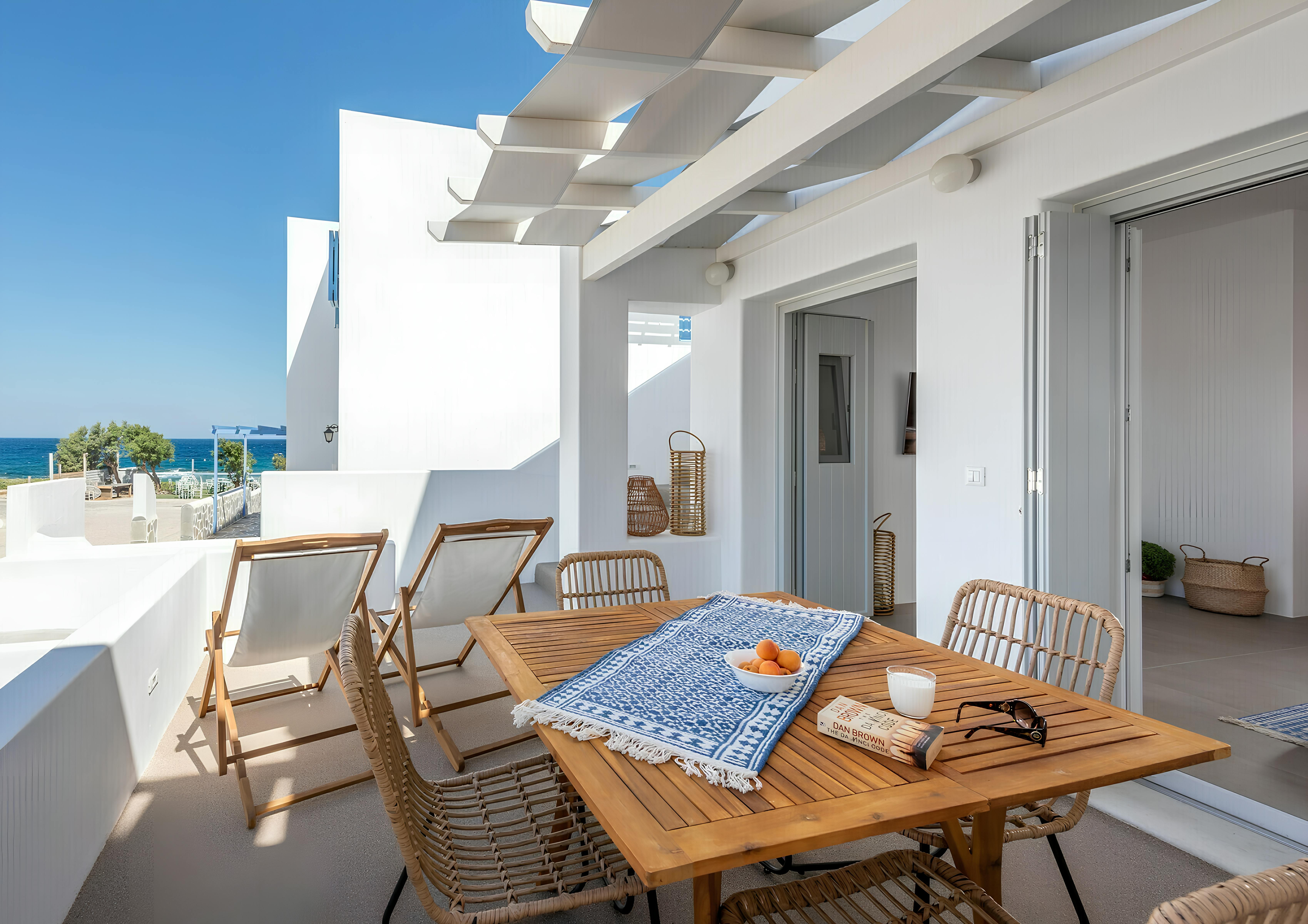 Villa Kokkinos Ampelos Milos: Luxury 2-Bedroom Villa with Sea Views and Air Conditioning, Milos Greece