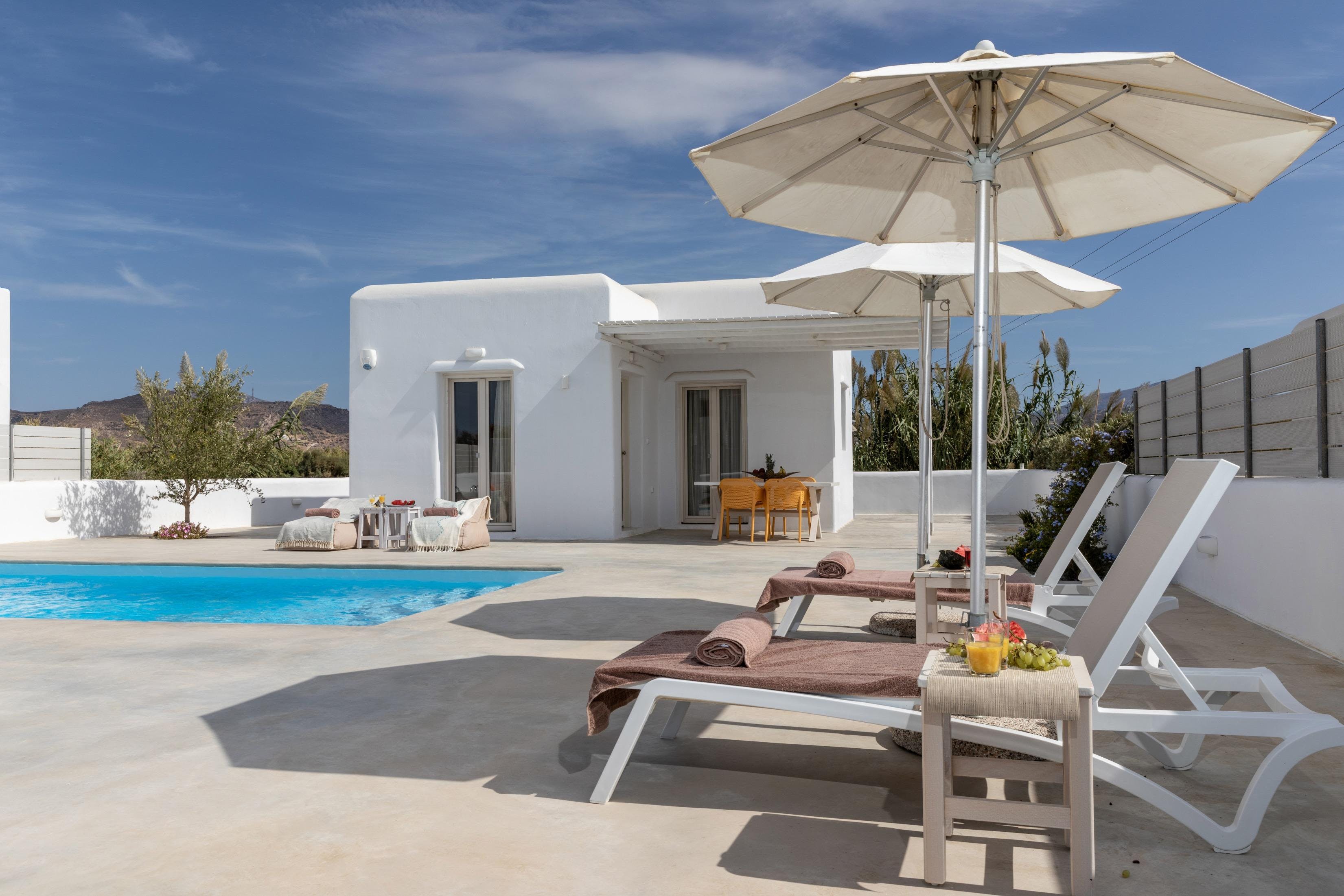 Villa Kokkinos Fanari Naxos: Luxury 1-Bedroom Apartment with Pool and Sea Views, Naxos Greece