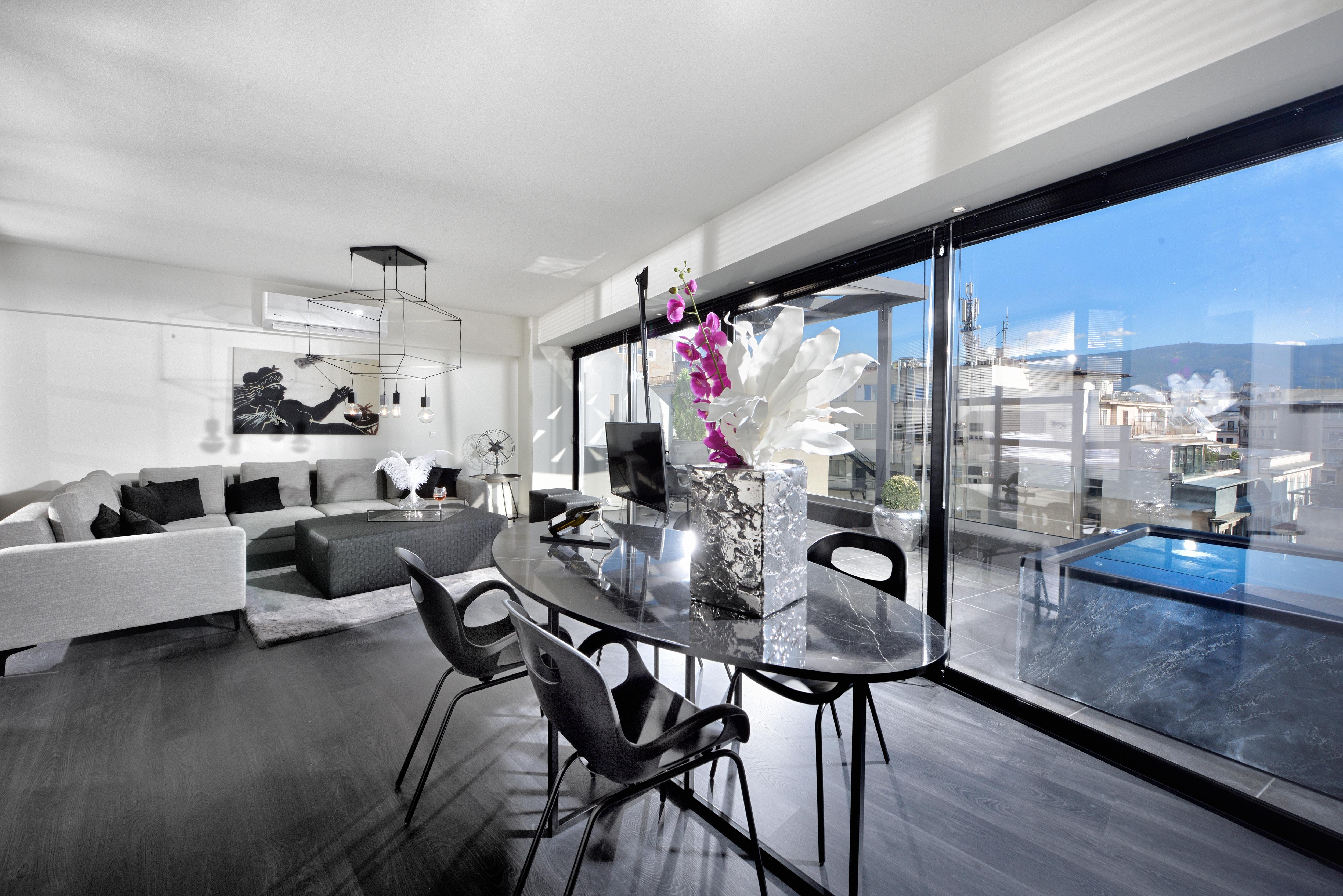 Villa Kokkinos Psyrri Athens: Luxury 2-Bedroom Apartment with Hot Tub and Concierge in Athens