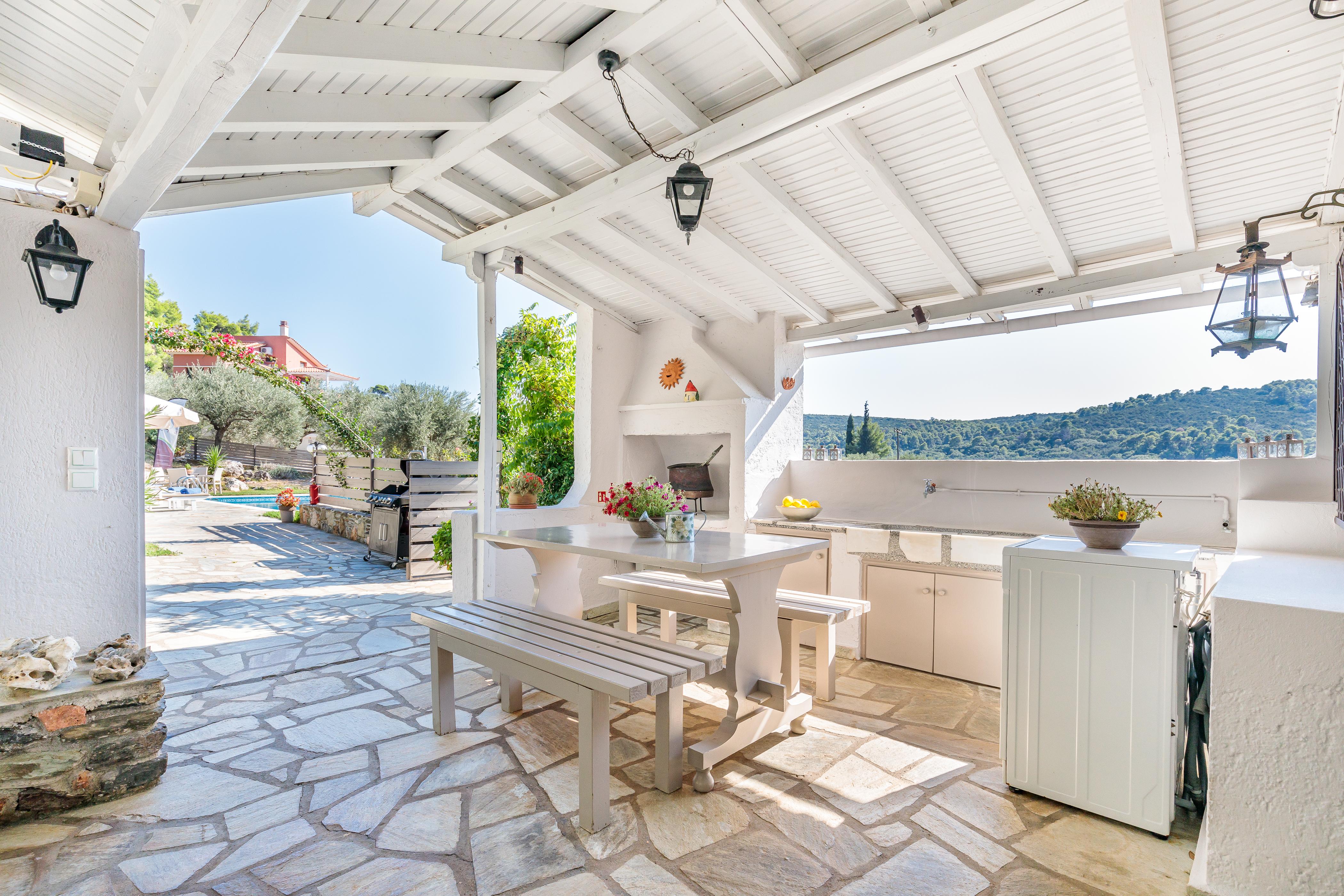 Villa Kokkinos Stafylos Skopelos: Luxury 2-Bedroom Apartment with Private Pool and Seaview, Skopelos