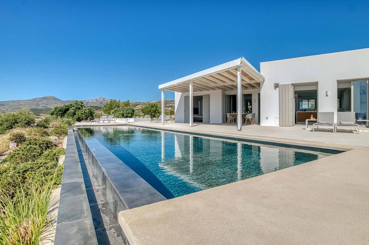 Villa Kyanos Agios Ioannis Paros 1462294: Luxury 3-Bedroom Villa with Private Pool and Sea Views, Paros