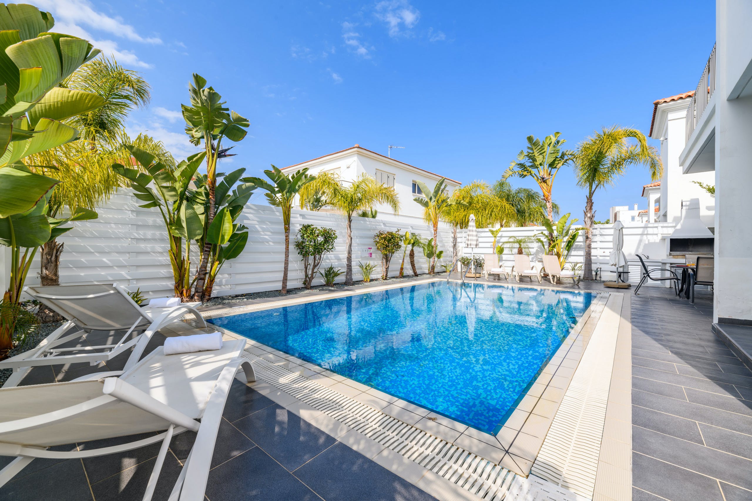 Villa Kyanos Agios Nikolaos Pernera: Luxury 3-Bedroom Apartment with Private Pool and Sea Views, Pernera Cyprus