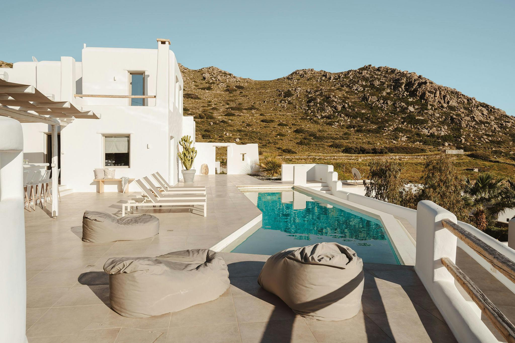 Villa Kyanos Agios Prokopios Naxos: Luxury 4-Bedroom Villa with Infinity Pool and Sea Views, Naxos