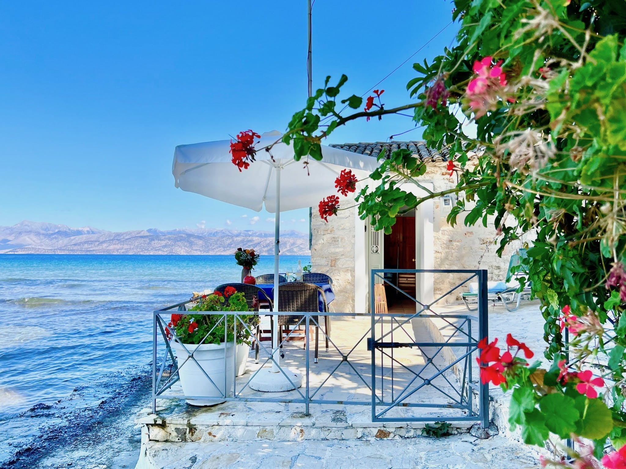Villa Kyanos Akra Kassiopi: Luxury 1-Bedroom Villa Rental with Sea Views and Beachfront Location, Kassiopi