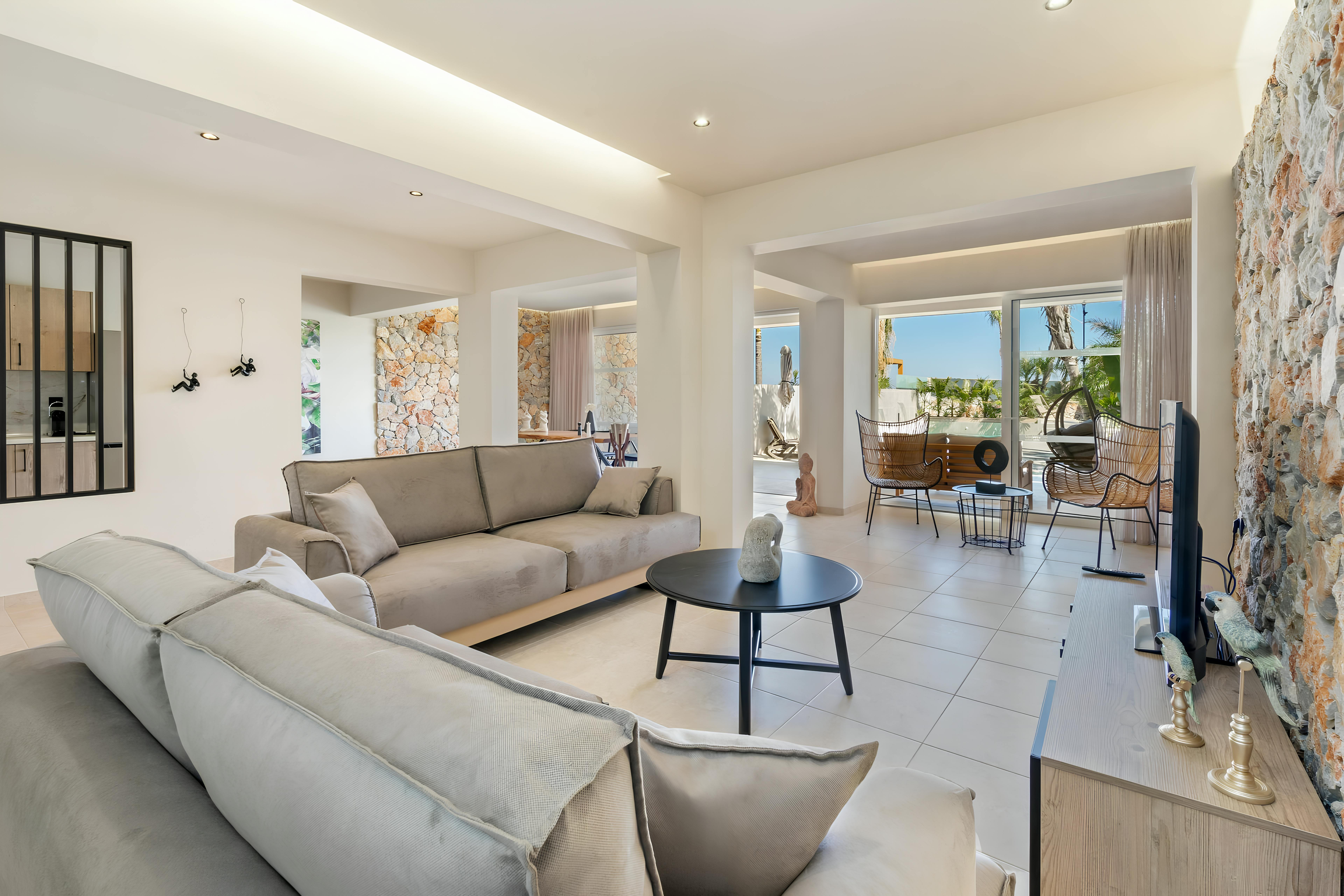 Villa Kyanos Akti Kallithea: Luxury 3-Bedroom Villa with Private Pool and Hot Tub, Kallithea Rhodes