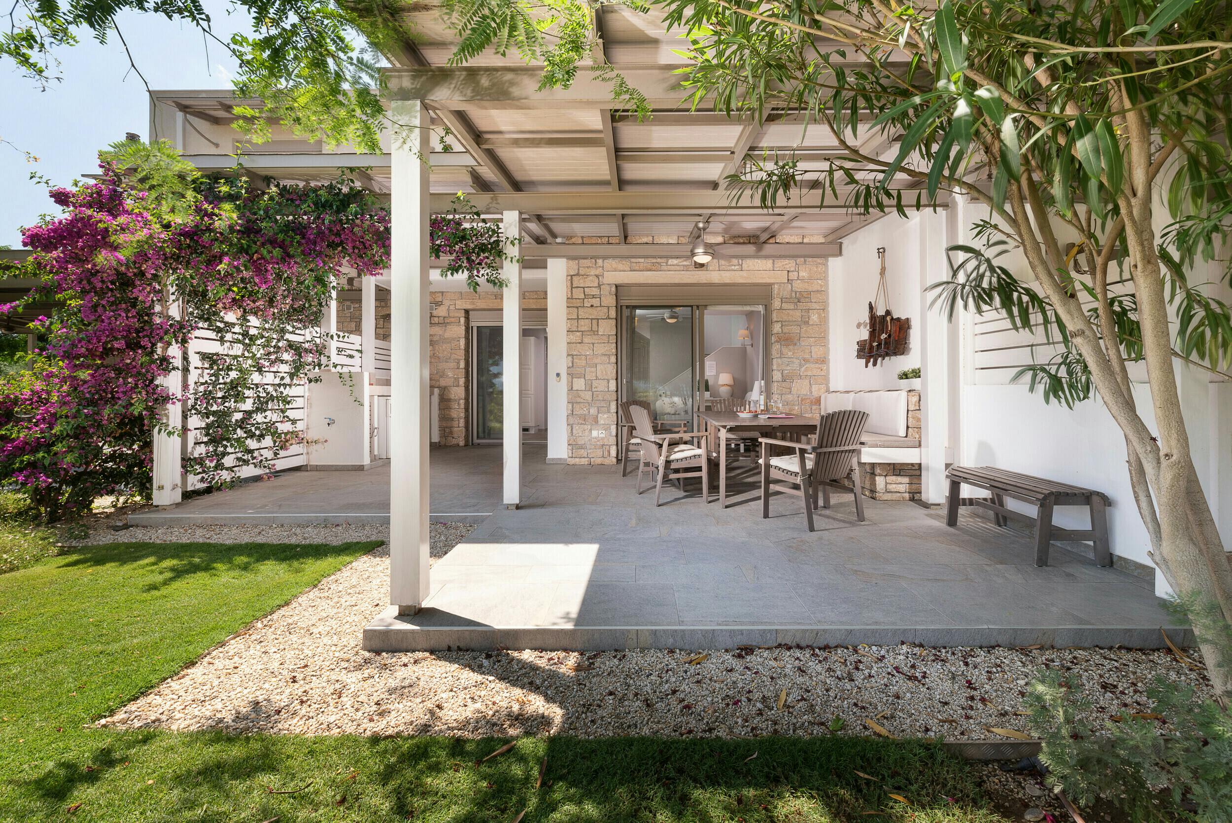 Villa Kyanos Akti Nikiti: Luxury 3-Bedroom Beachfront Villa with Spa and Sea Views, Nikiti Halkidiki