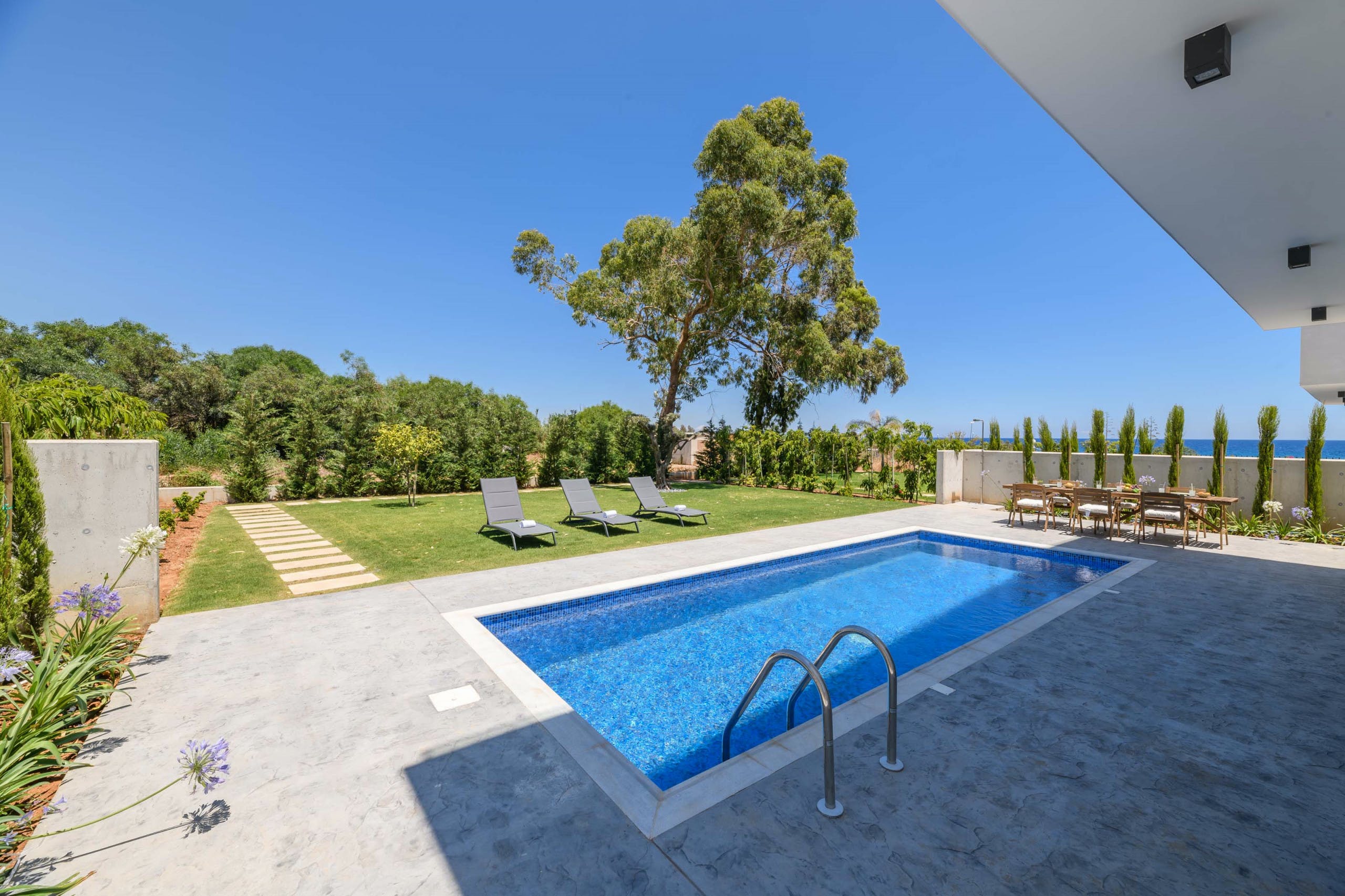Villa Kyanos Akti Pernera: Luxury 3-Bedroom Apartment with Private Pool and Sea Views, Pernera Cyprus