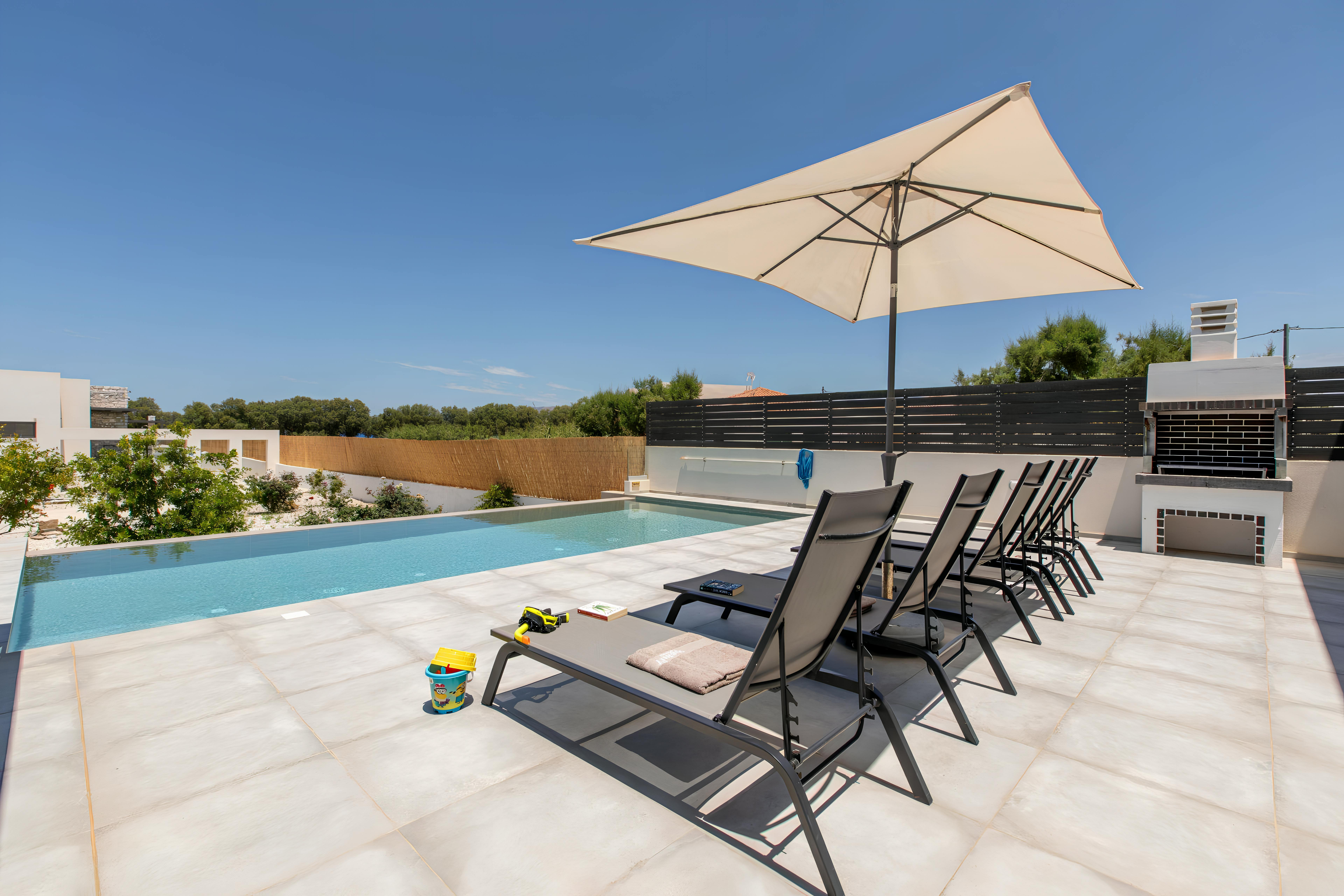 Villa Kyanos Akti Tavronitis: Luxury 2-Bedroom Villa with Private Pool and Sea Views, Agia Marina Crete