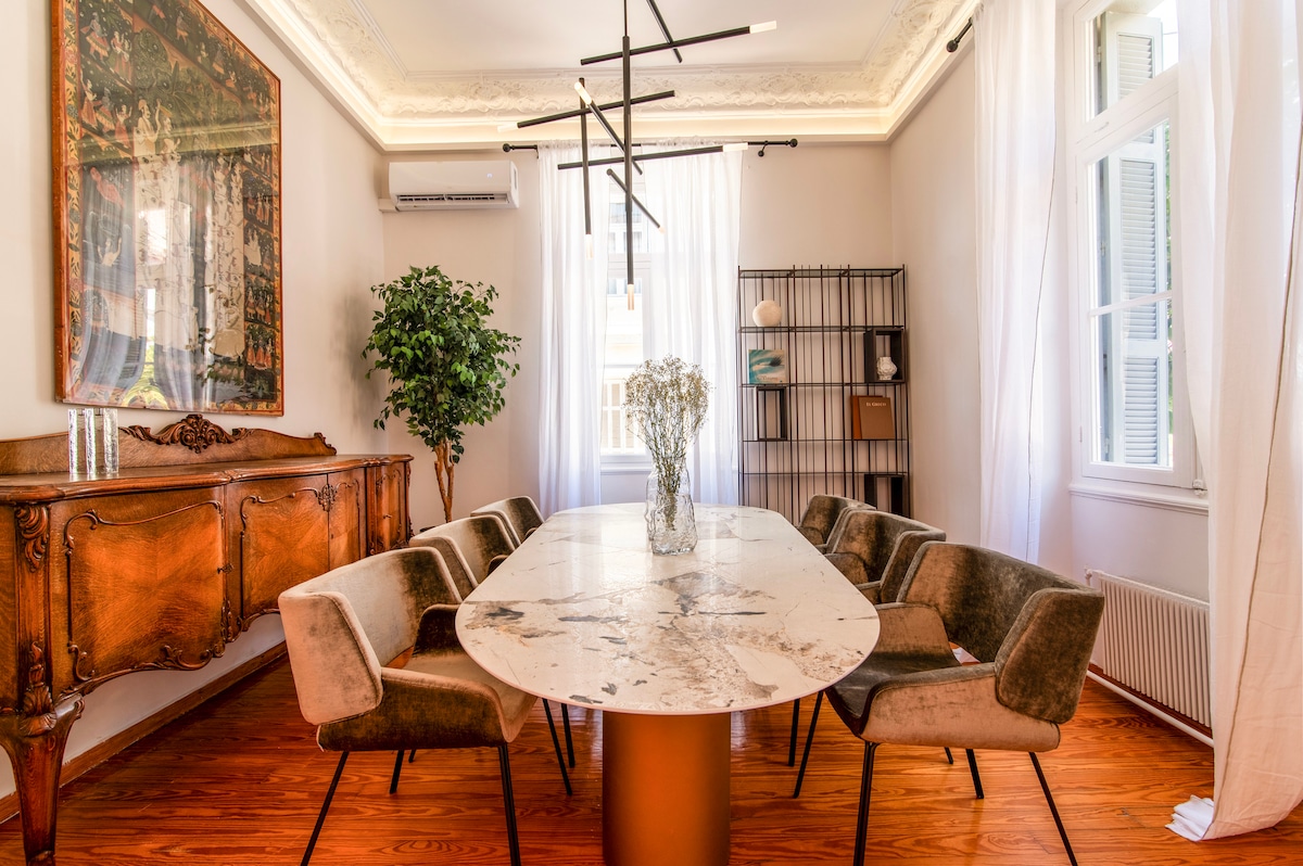 Villa Kyanos Koukaki Athens 1454054: Elegant 3-Bedroom Apartment with Fireplace and Parking, Athens