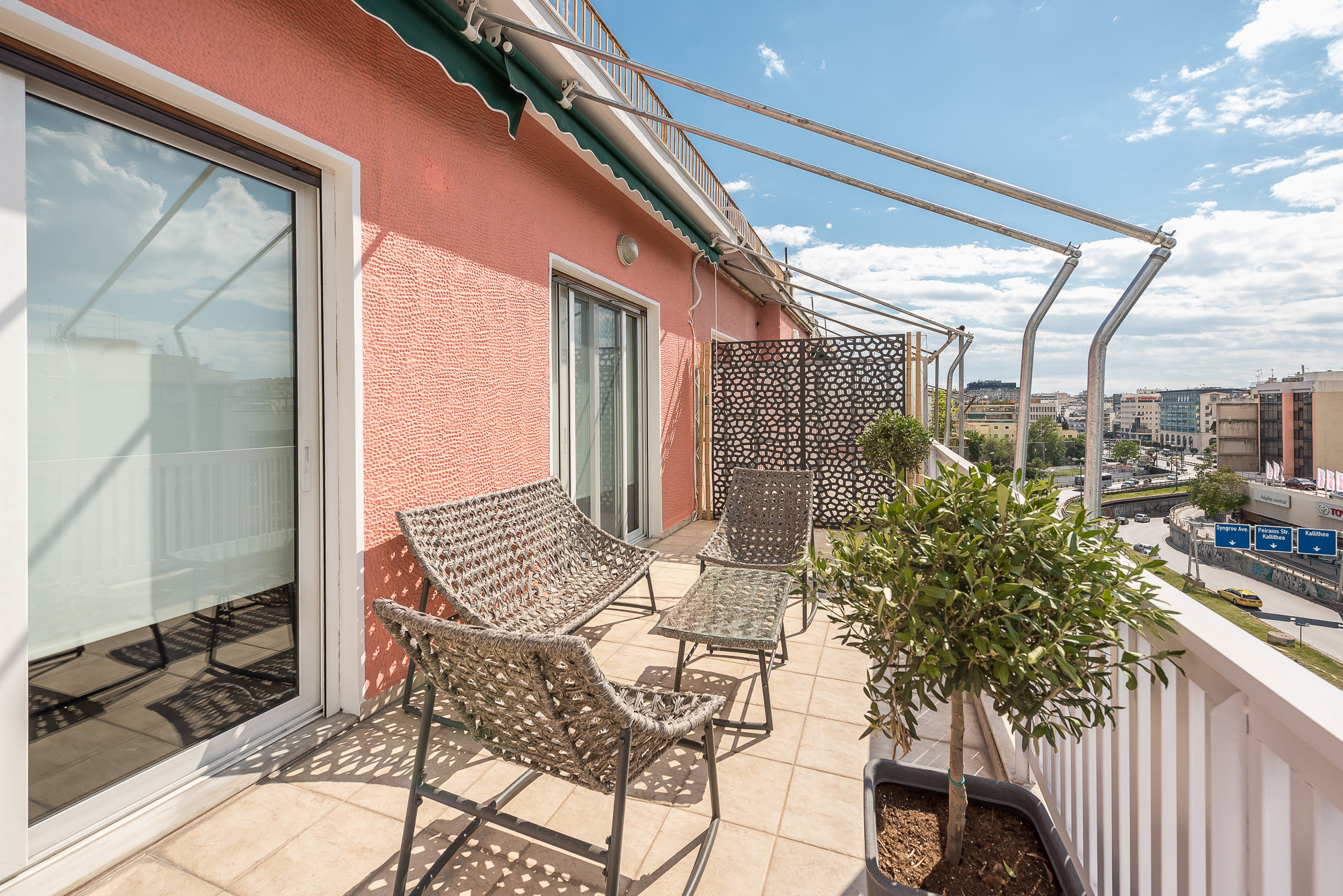 Villa Kyanos Koukaki Athens: Luxury 4-Bedroom Apartment with Spa and Private Parking, Athens